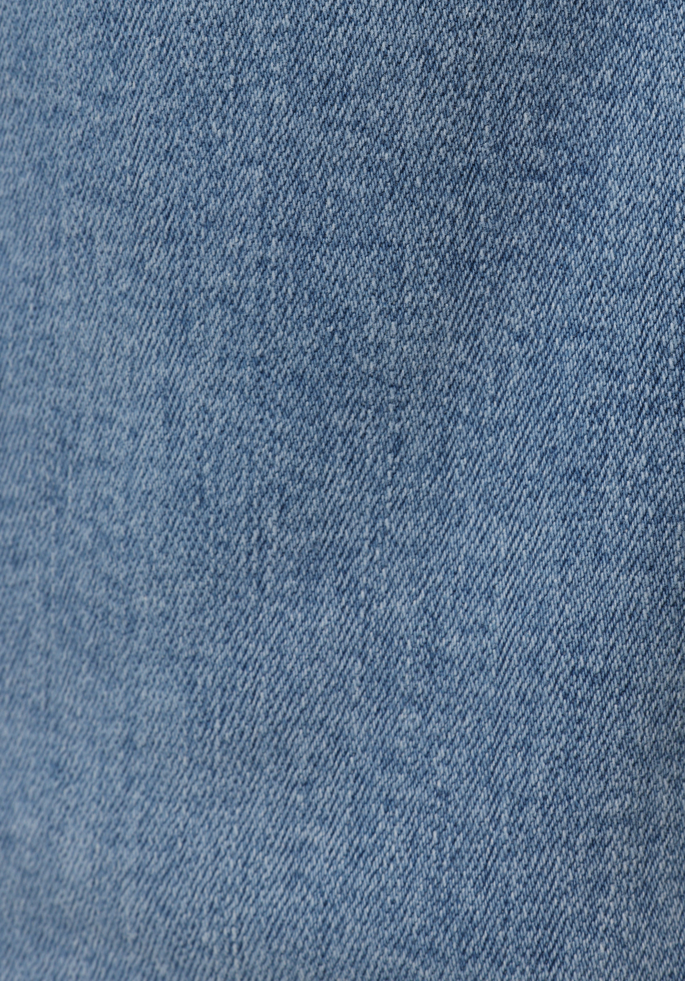 Slim Fit   Erkek Light İndigo Denim Jean Pantolon