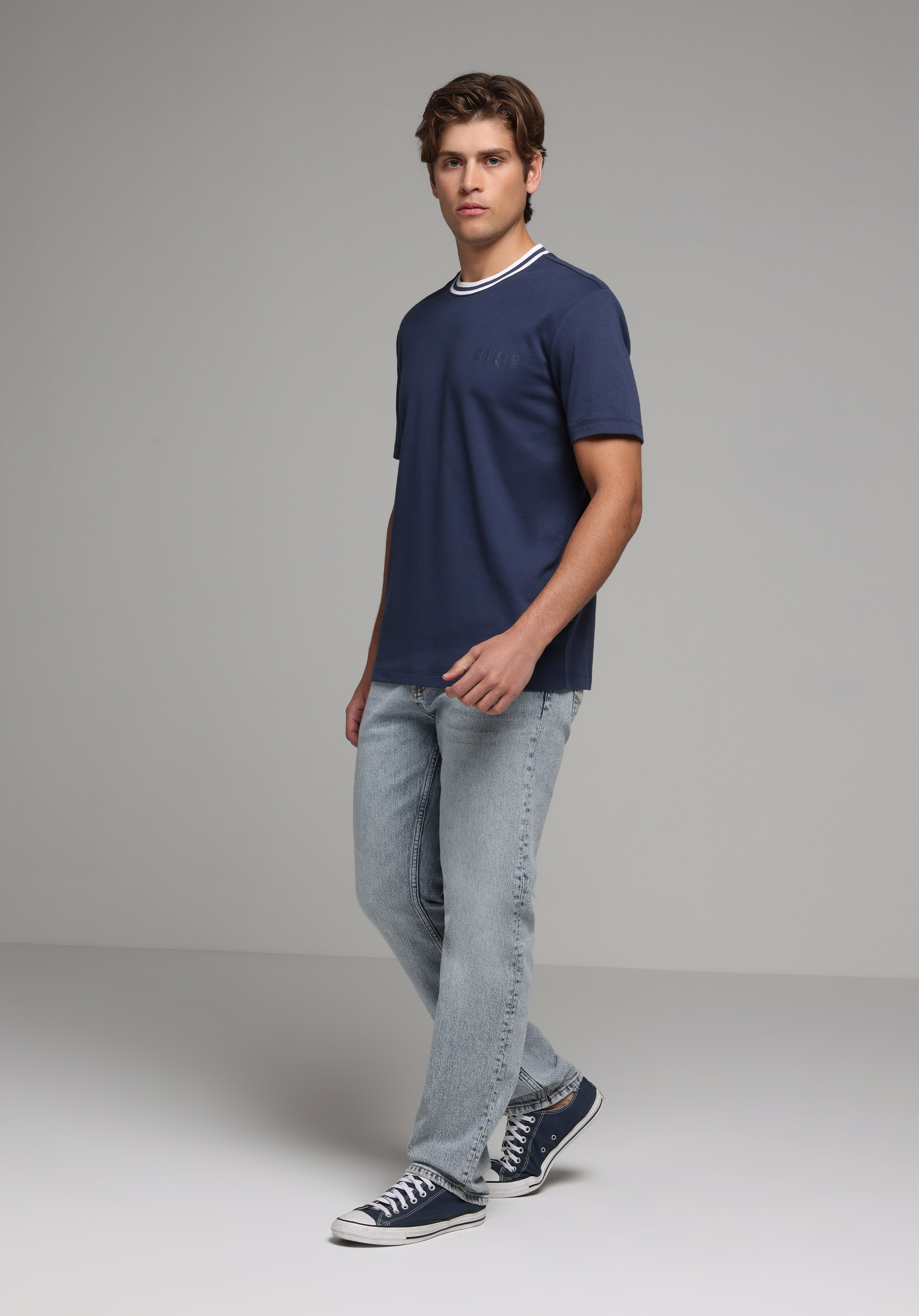 Regular Fit Yuvarlak Yaka Düz Erkek Lacivert Kısa Kol Tişört