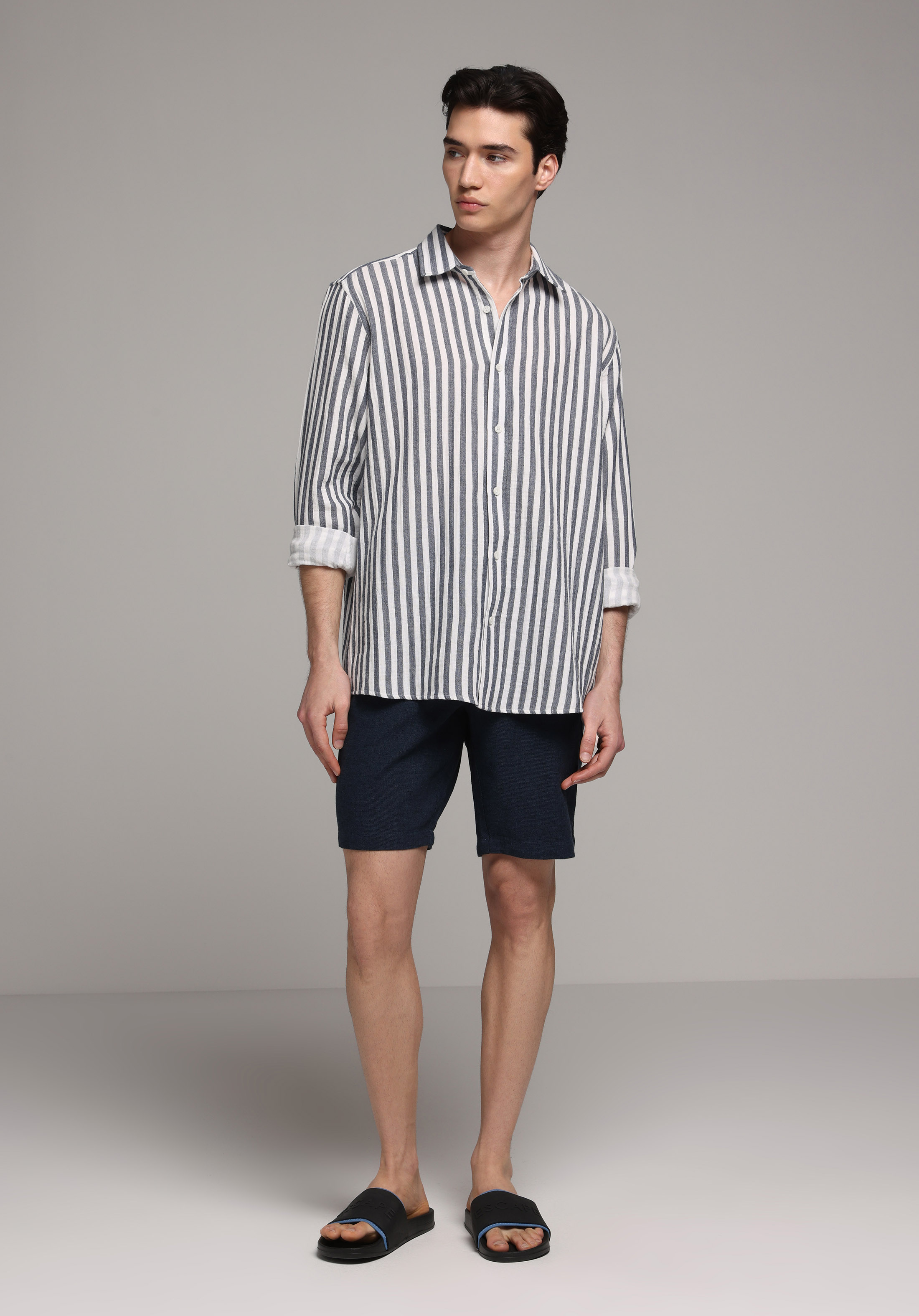 Regular Fit Orta Bel Düz Erkek Lacivert Şort