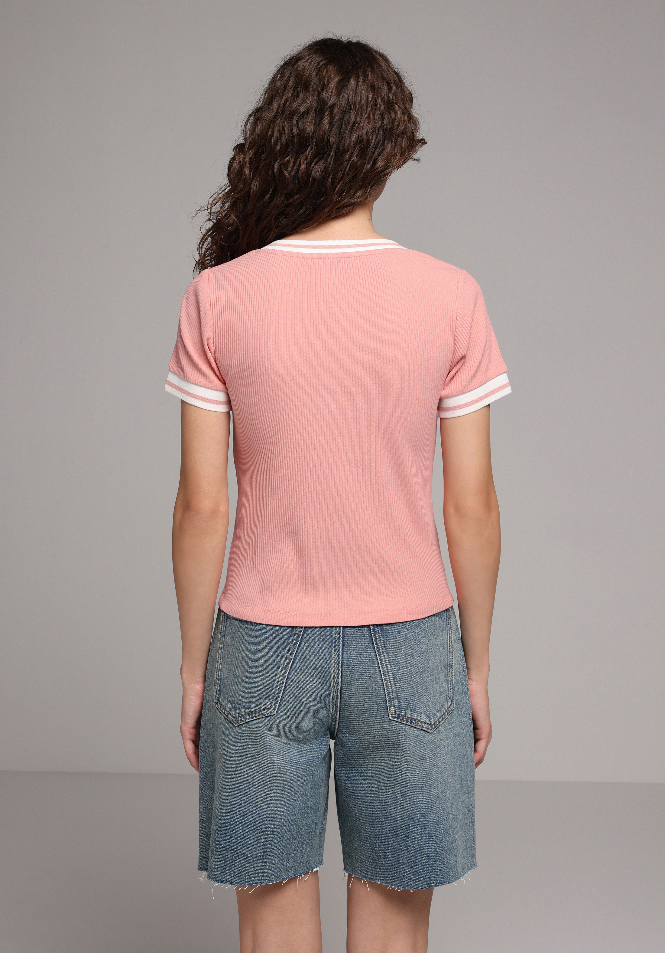Slim Fit V Yaka Düz Kadın Pembe Kısa Kol Tişört
