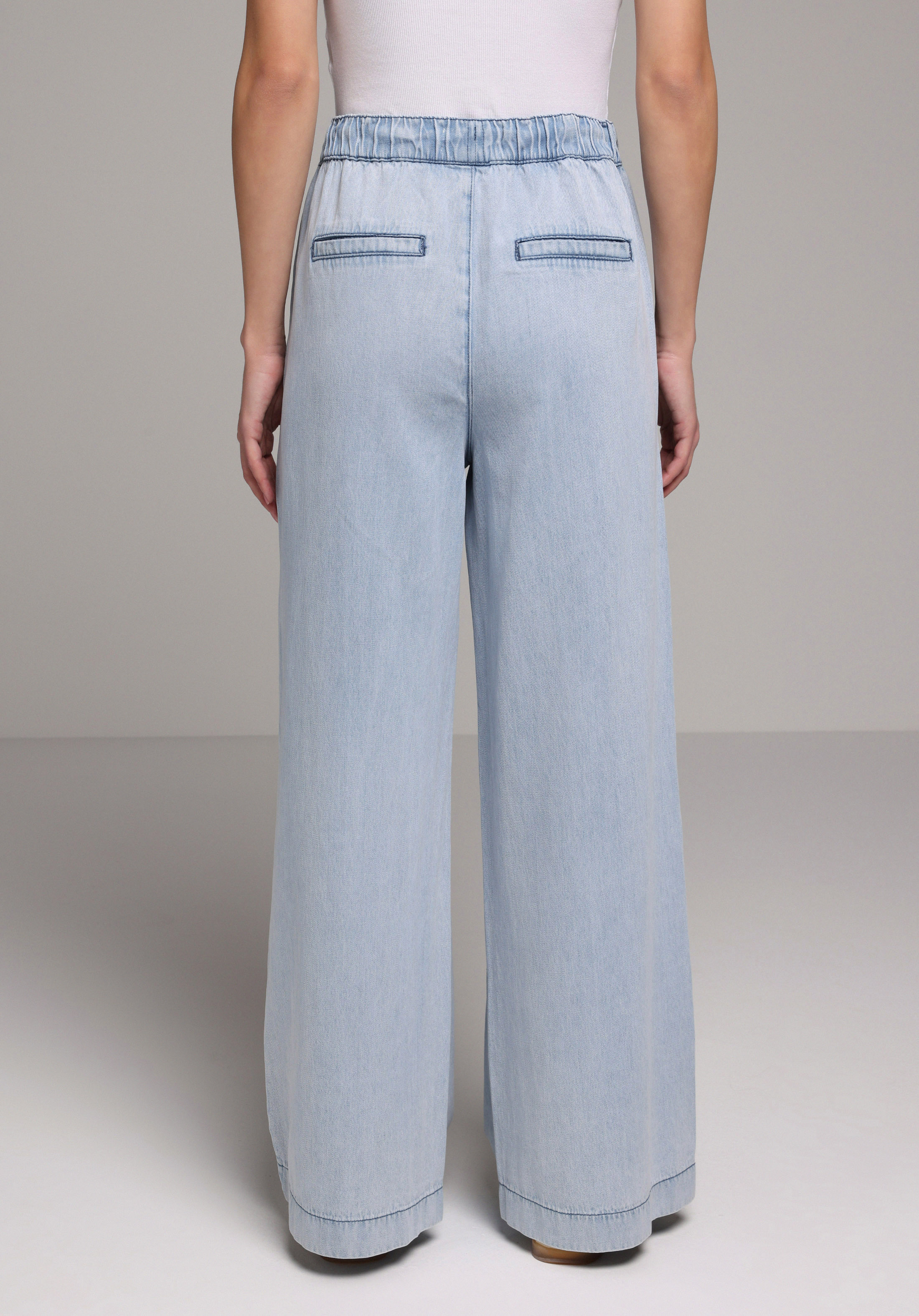 Loose Fit   Kadın Light İndigo Denim Jean Pantolon