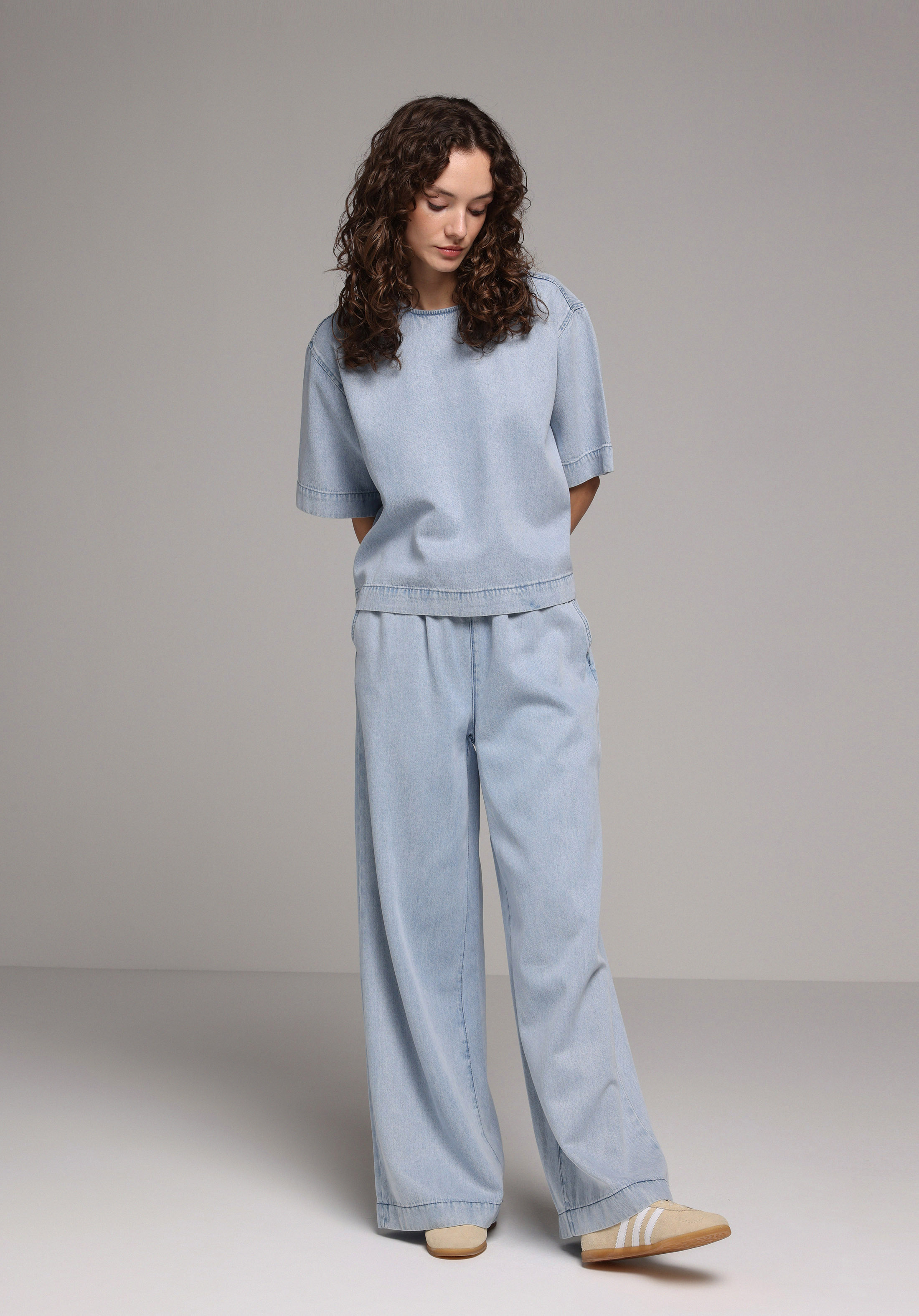 Loose Fit   Kadın Light İndigo Denim Jean Pantolon