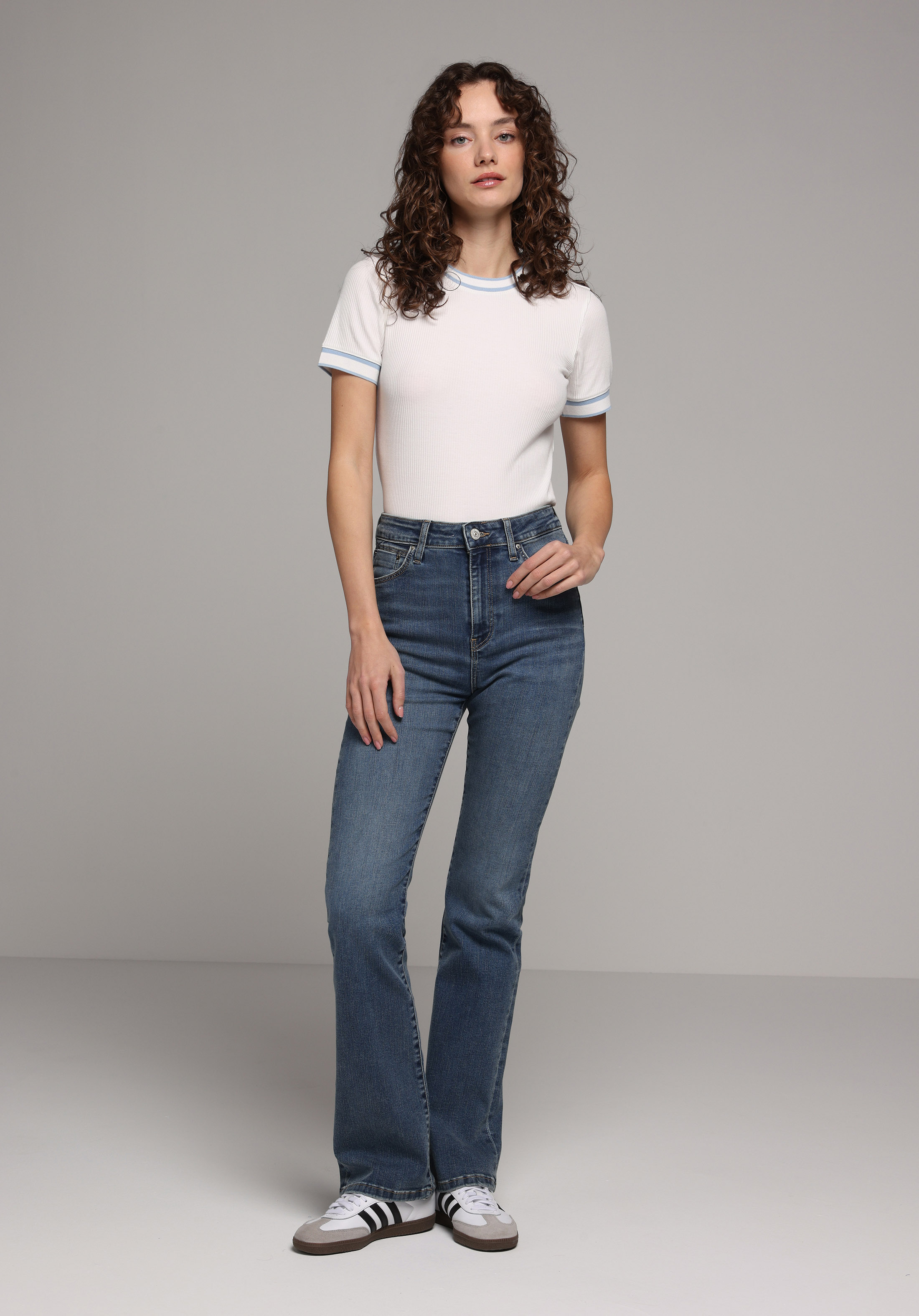 Slim Fit Yuvarlak Yaka Düz Kadın Beyaz Kısa Kol Tişört
