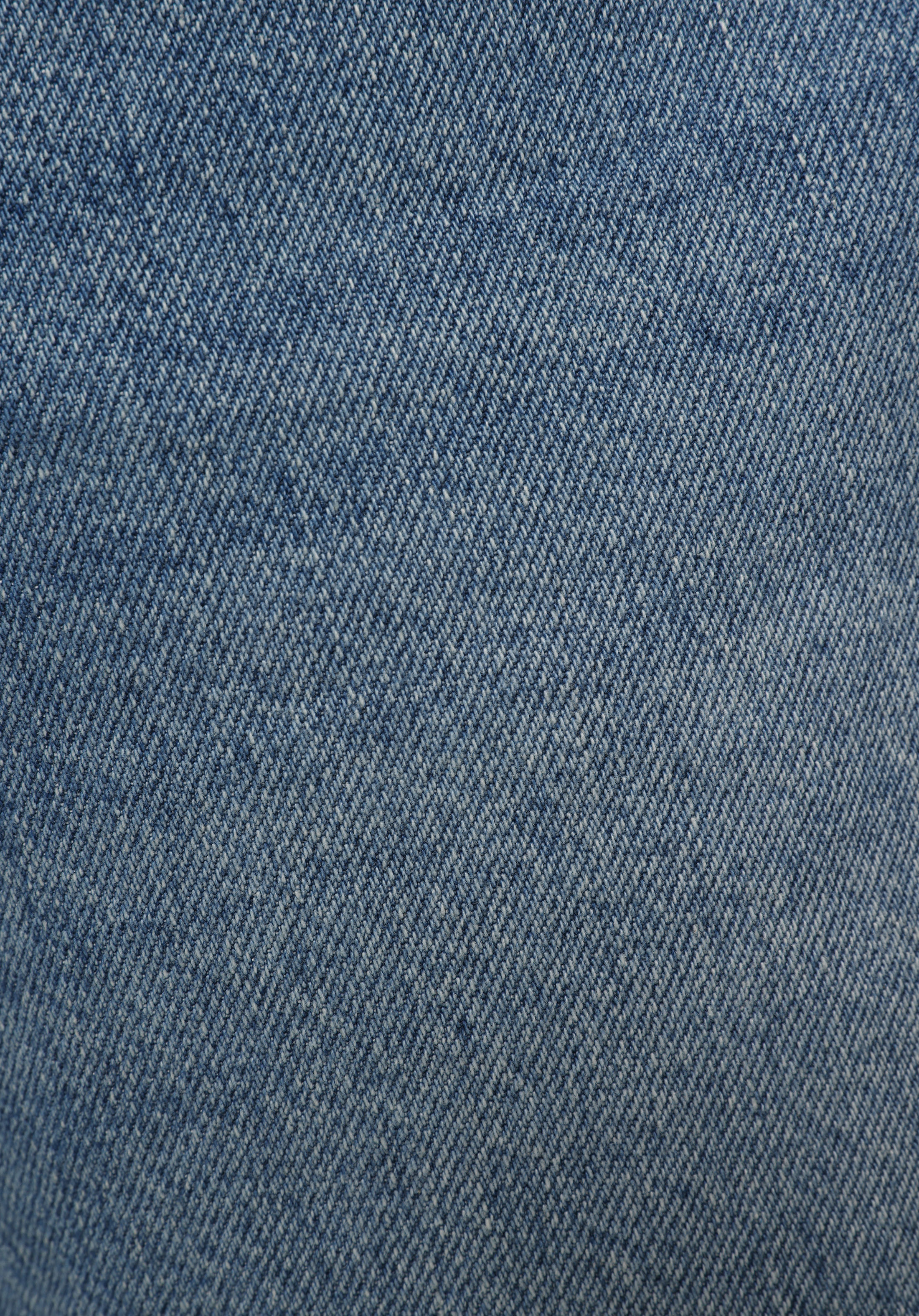 Mom Fit Orta Bel Düz Kadın Light İndigo Denim Jean Şort