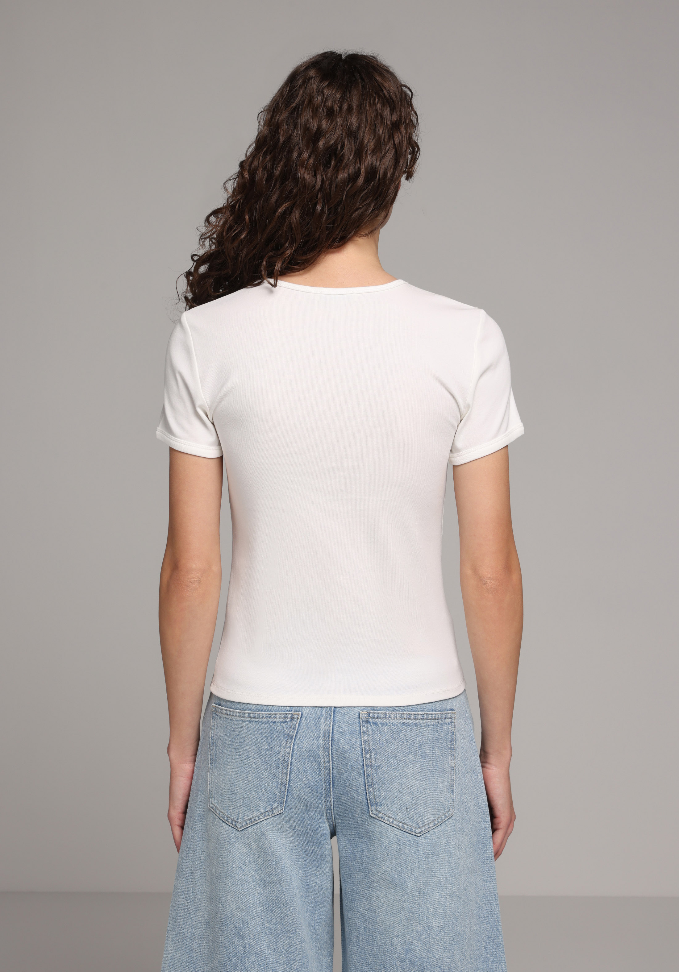 Slim Fit Yuvarlak Yaka Baskılı Kadın Ekru Kısa Kol Tişört