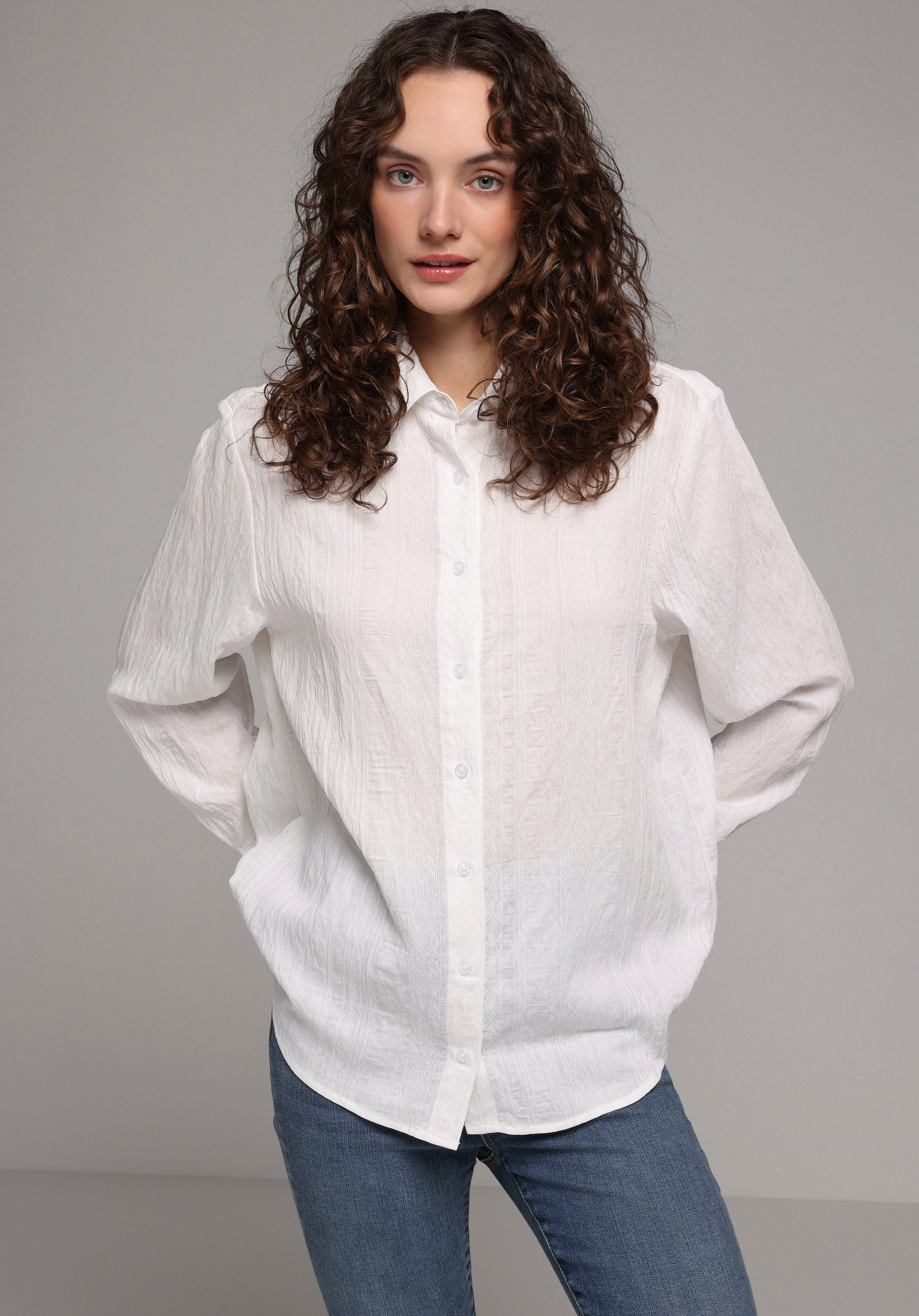 Boyfriend Fit Shirt Neck Jakarlı Kadın Beyaz Uzun Kol Gömlek