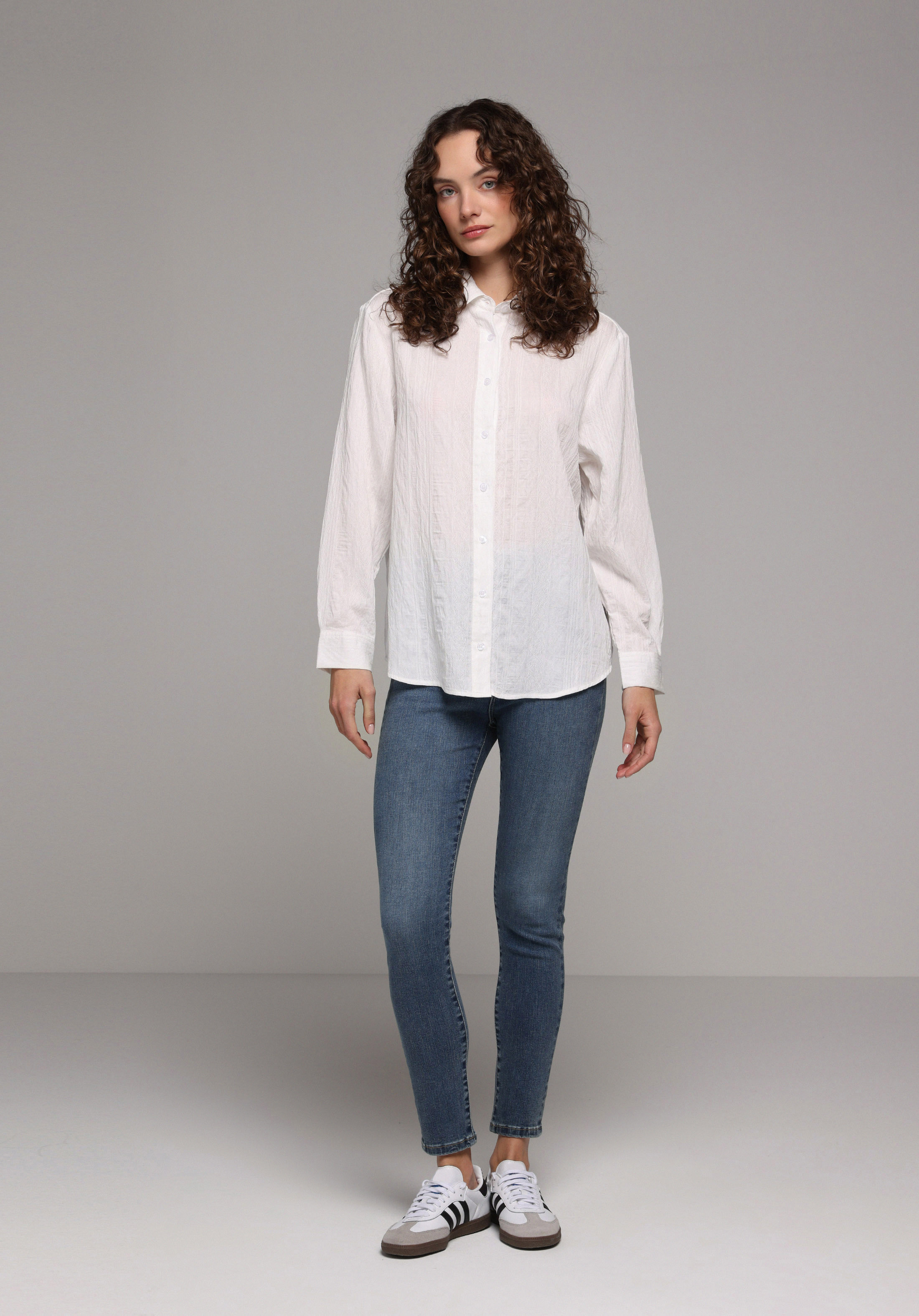 Boyfriend Fit Shirt Neck Jakarlı Kadın Beyaz Uzun Kol Gömlek