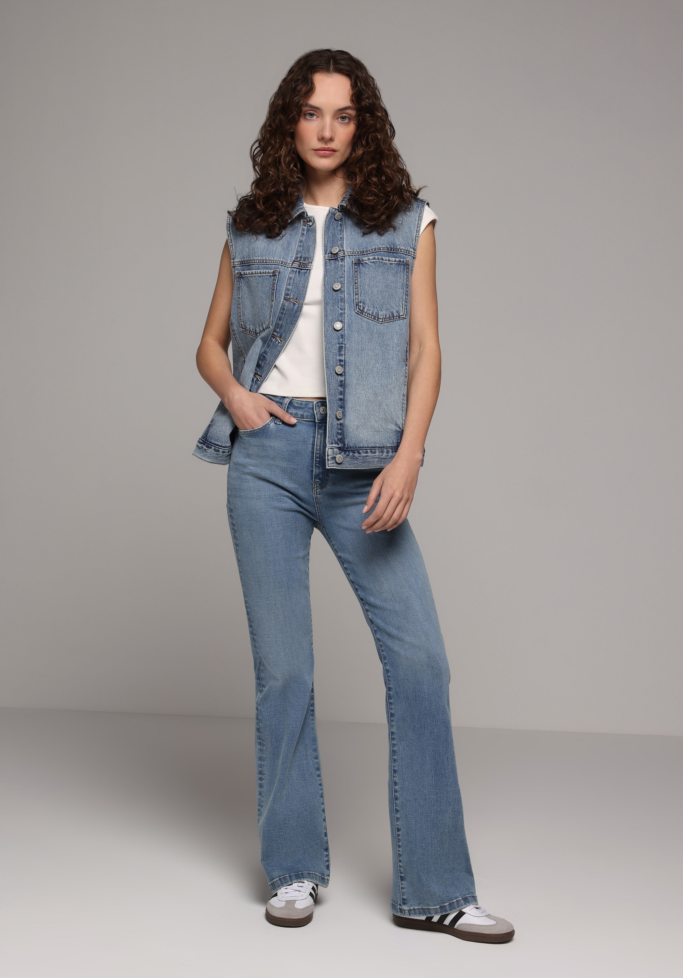 Oversize Fit     Kadın Light İndigo Denim Yelek