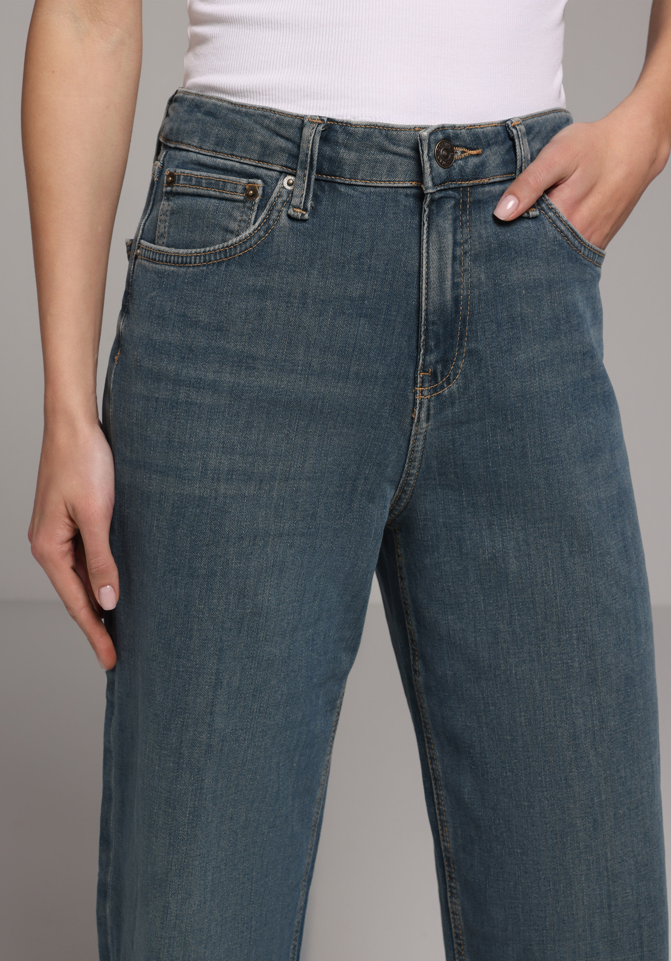 Regular Fit   Kadın Over Dyed Denim Jean Pantolon