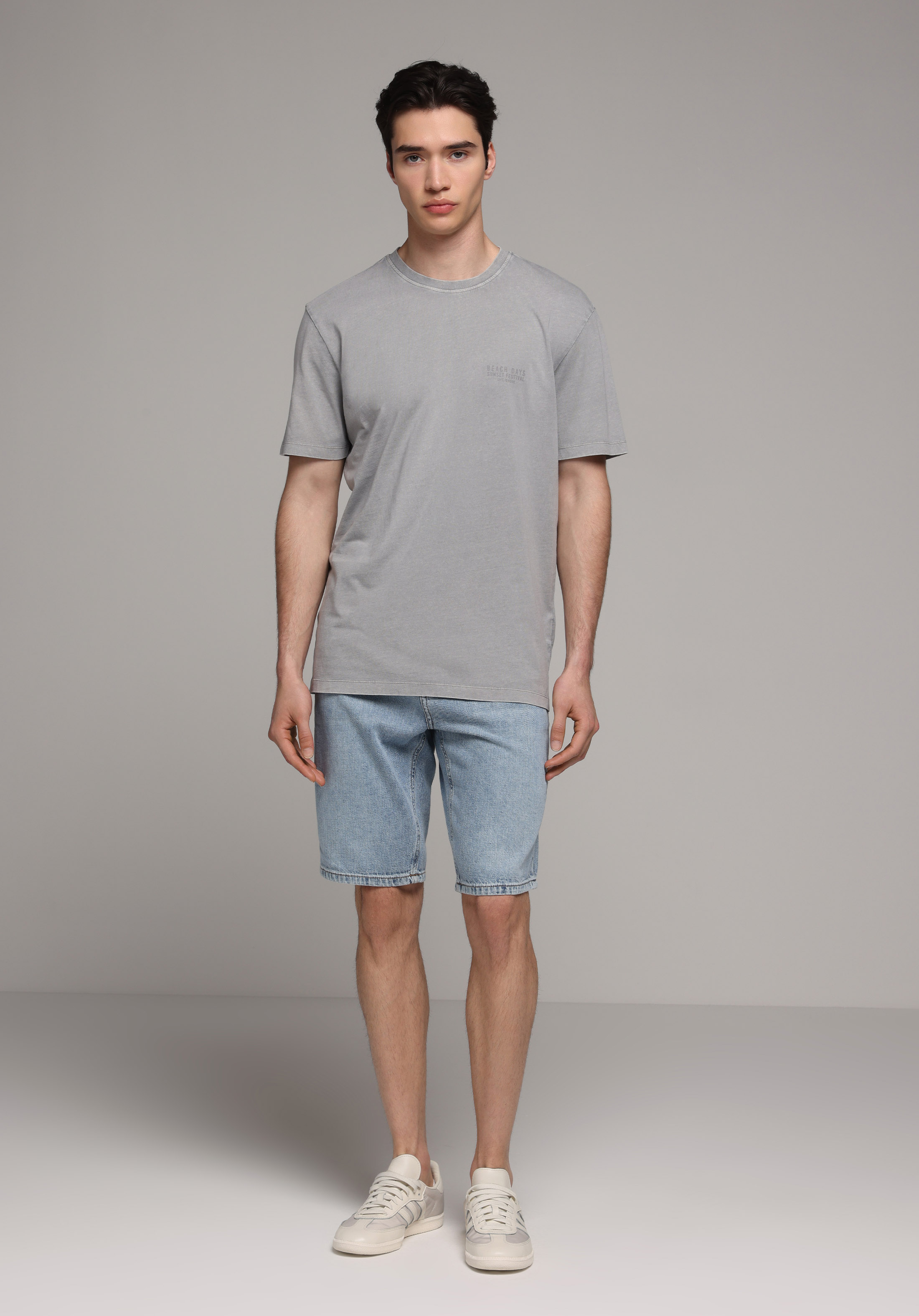 Regular Fit Orta Bel Düz Erkek Light İndigo Denim Jean Şort