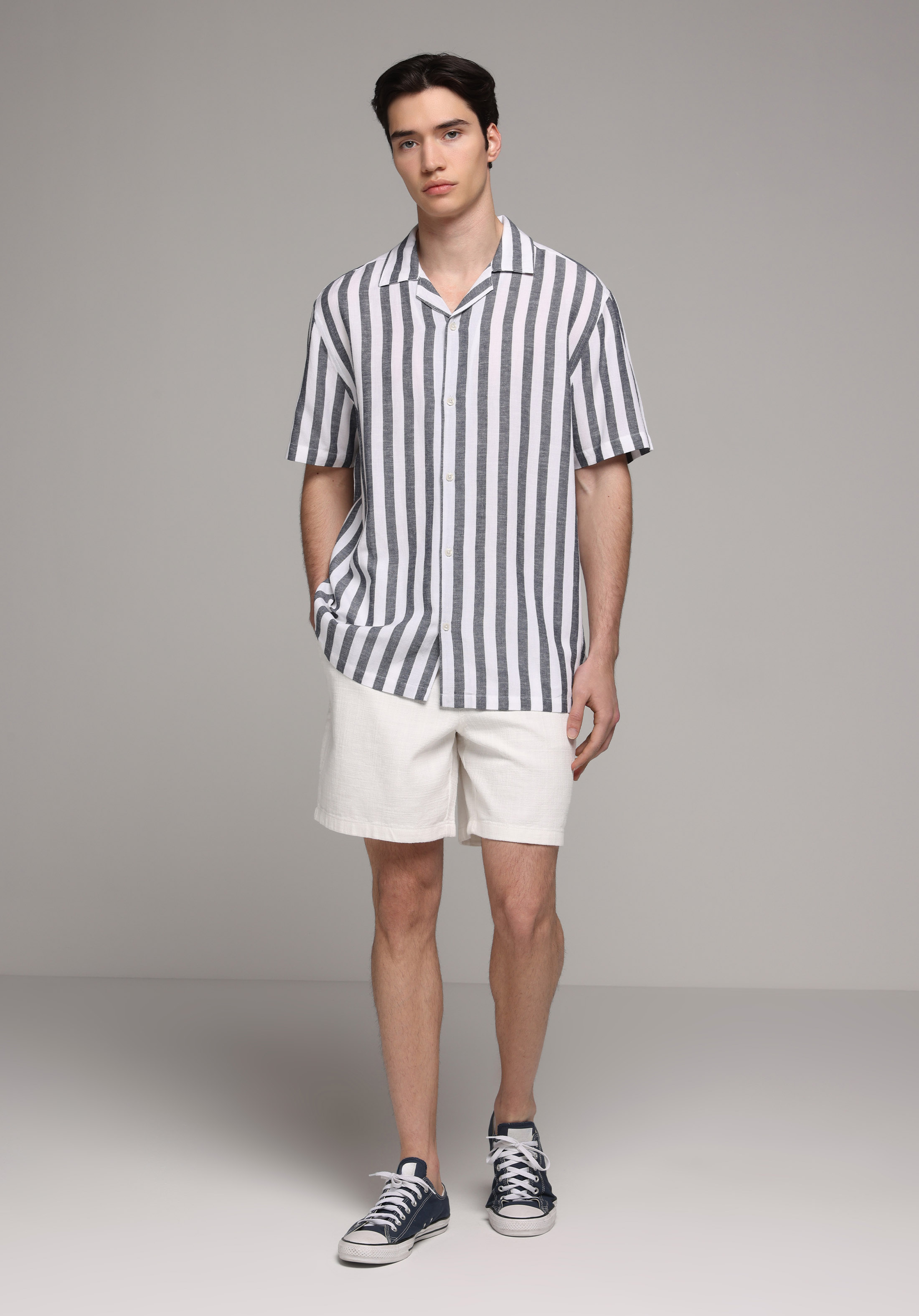 Relaxed Fit Orta Bel Düz Erkek Beyaz Şort