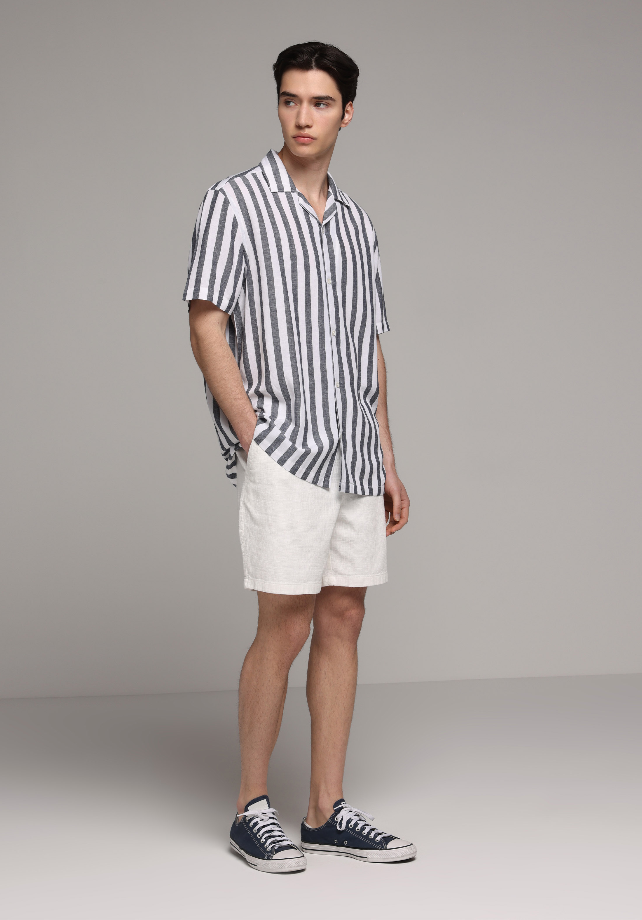 Relaxed Fit Apaj Yaka Çizgili Erkek Lacivert Kısa Kol Gömlek