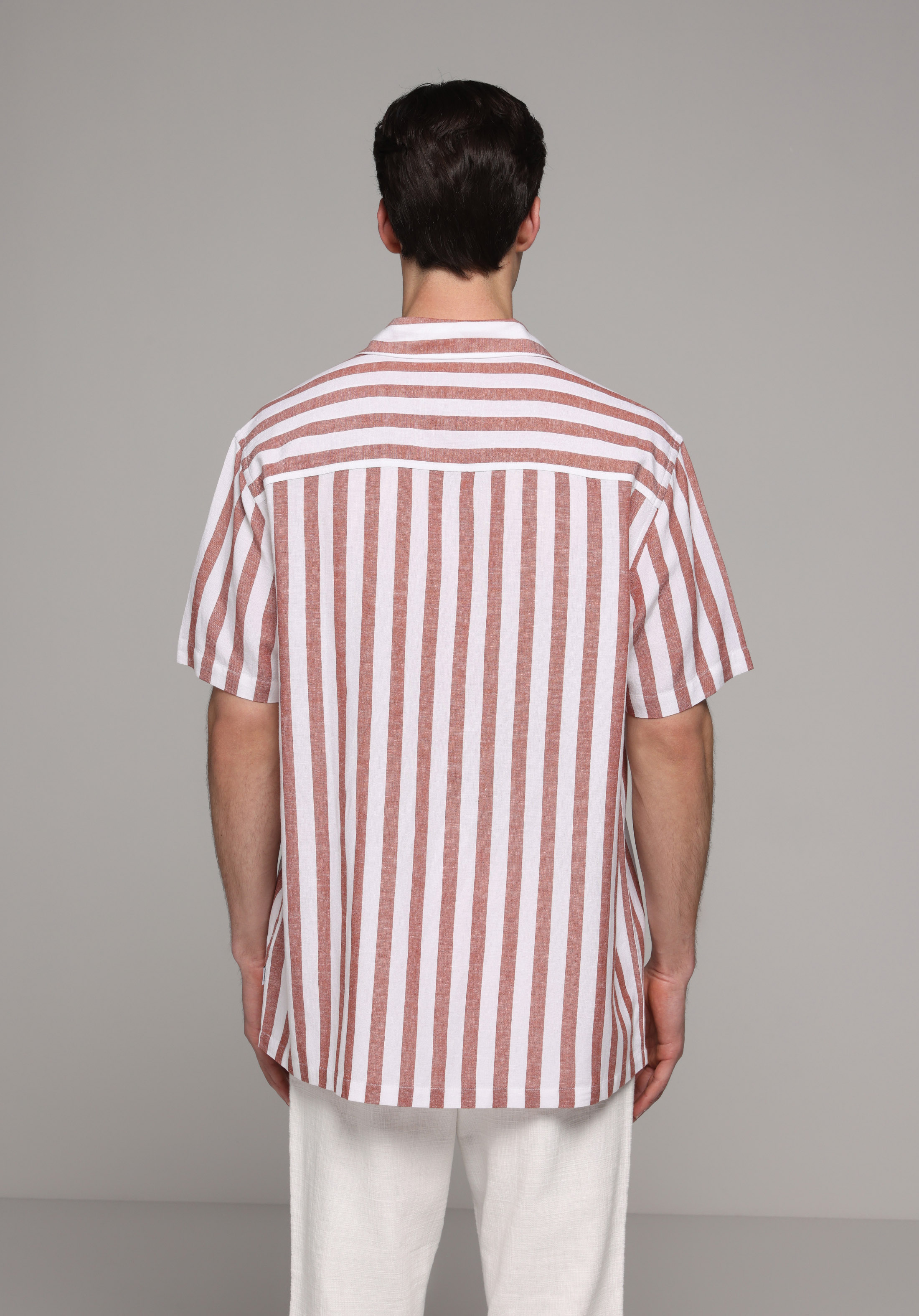 Relaxed Fit Apaj Yaka Çizgili Erkek Turuncu Kısa Kol Gömlek