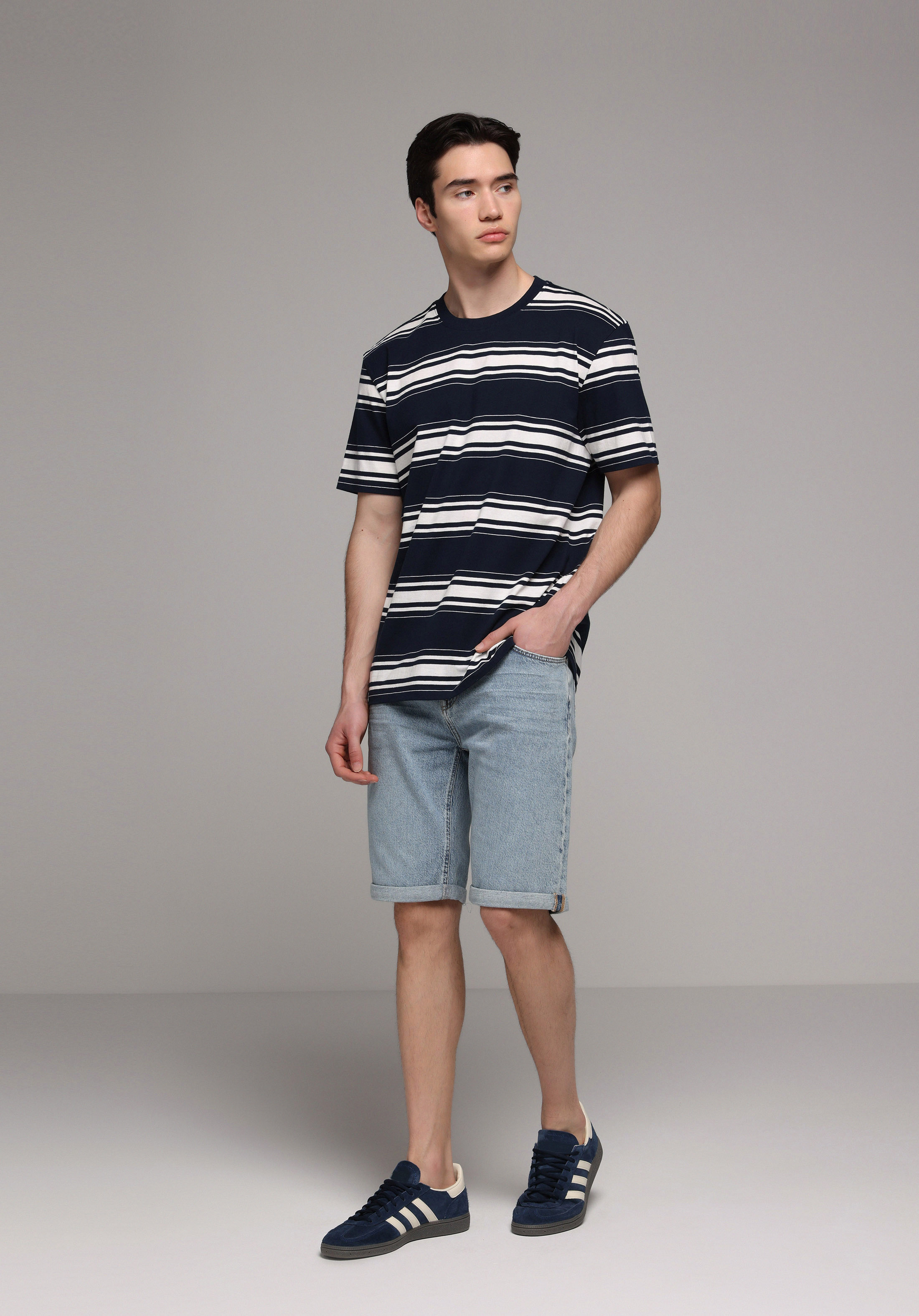 Straight Fit Orta Bel Düz Erkek Light İndigo Denim Jean Şort