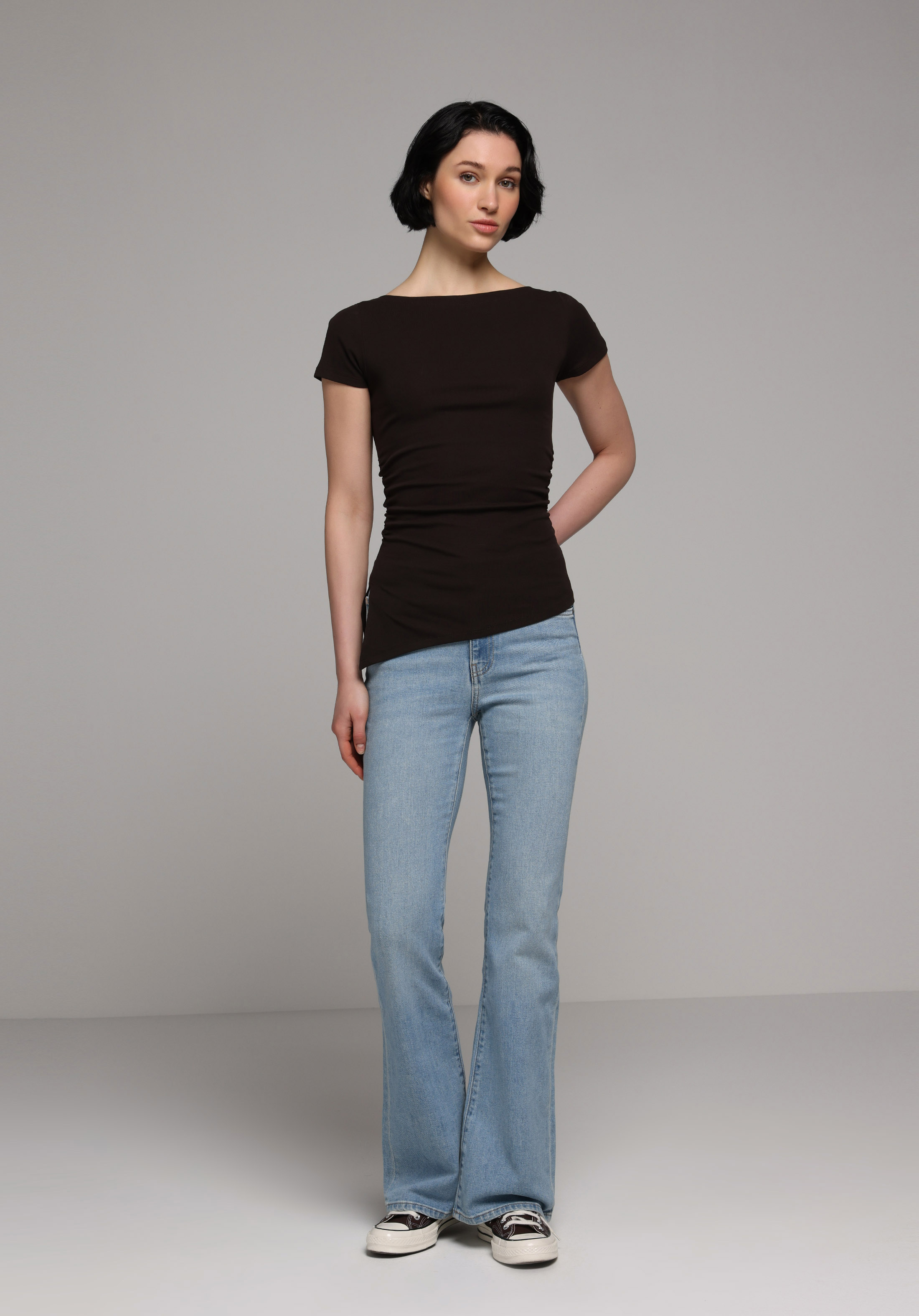 Slim Fit Kayık Yaka Düz Kadın Kahverengi Kısa Kol Tişört