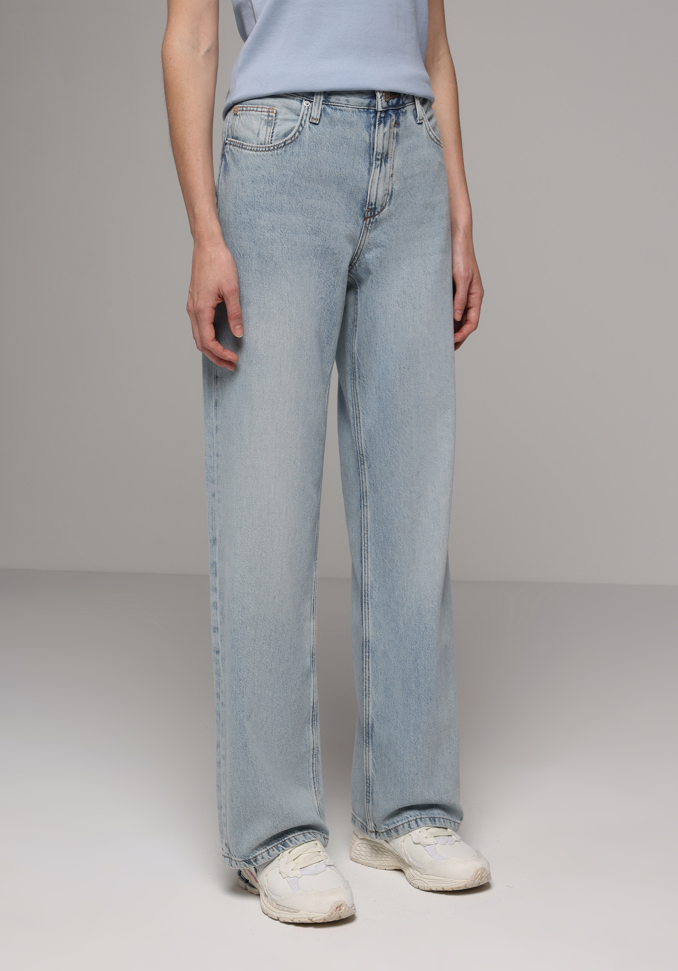 Straight Fit Orta Bel Düz Paça Kadın İndigo Jean Pantolon