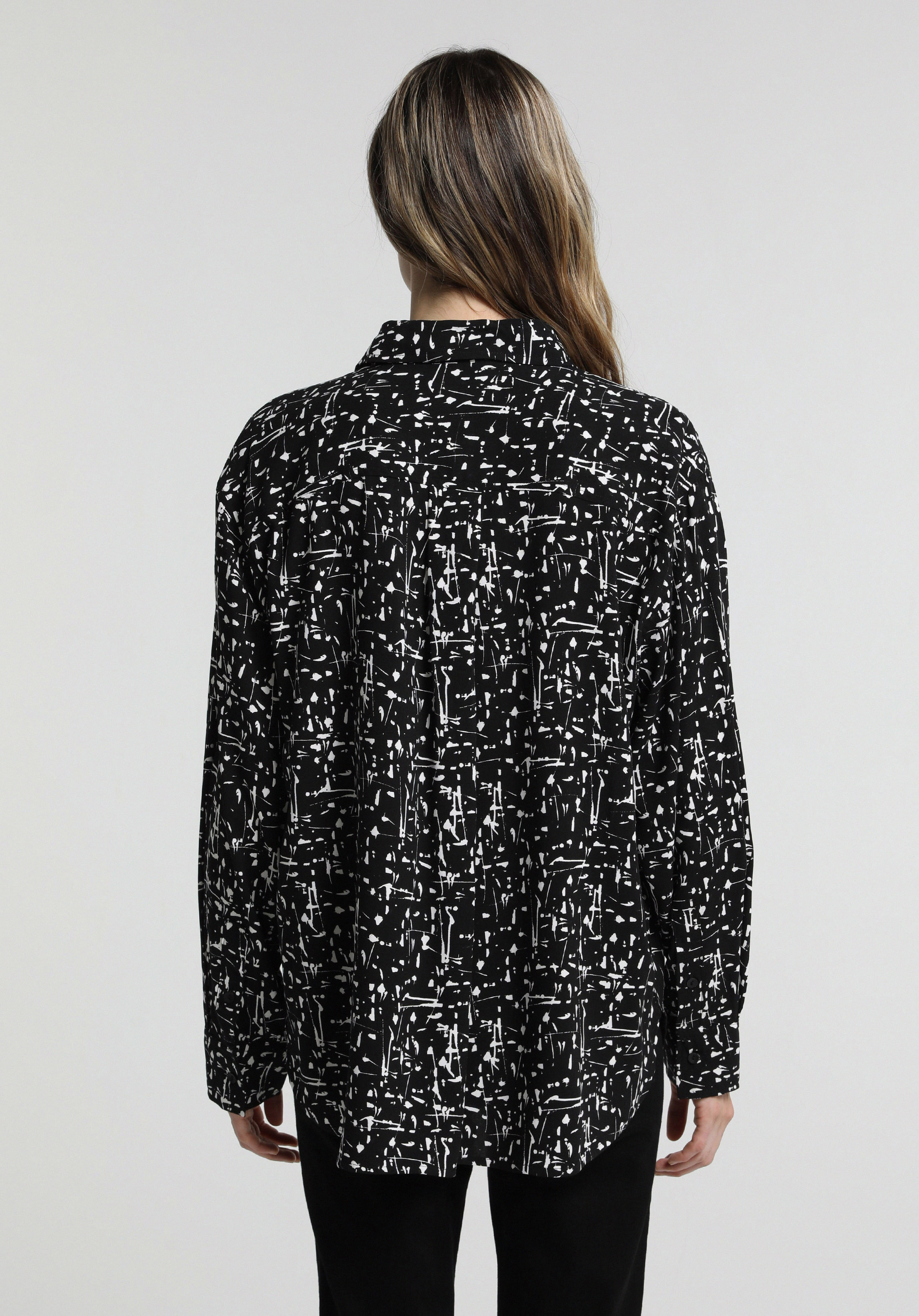 Boyfriend Fit Shirt Neck Baskılı Kadın Siyah Uzun Kol Gömlek