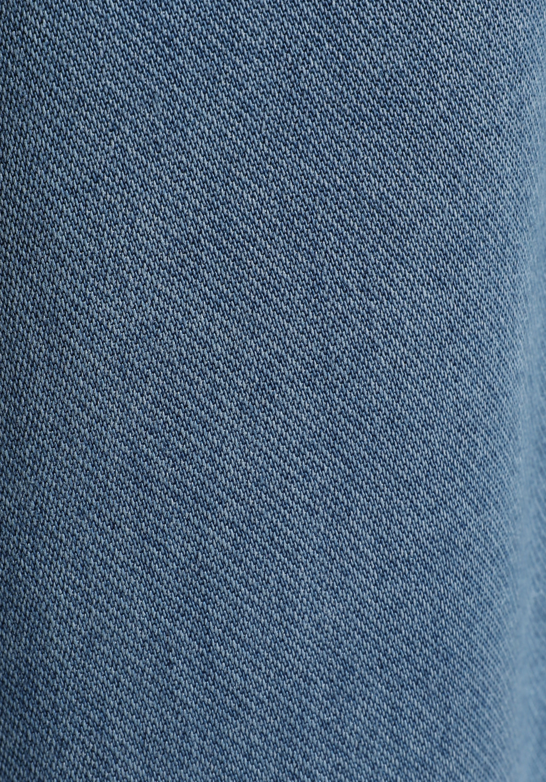 Oversize Fit Klasik Yaka Düz Kadın Light İndigo Denim Uzun Kol Gömlek