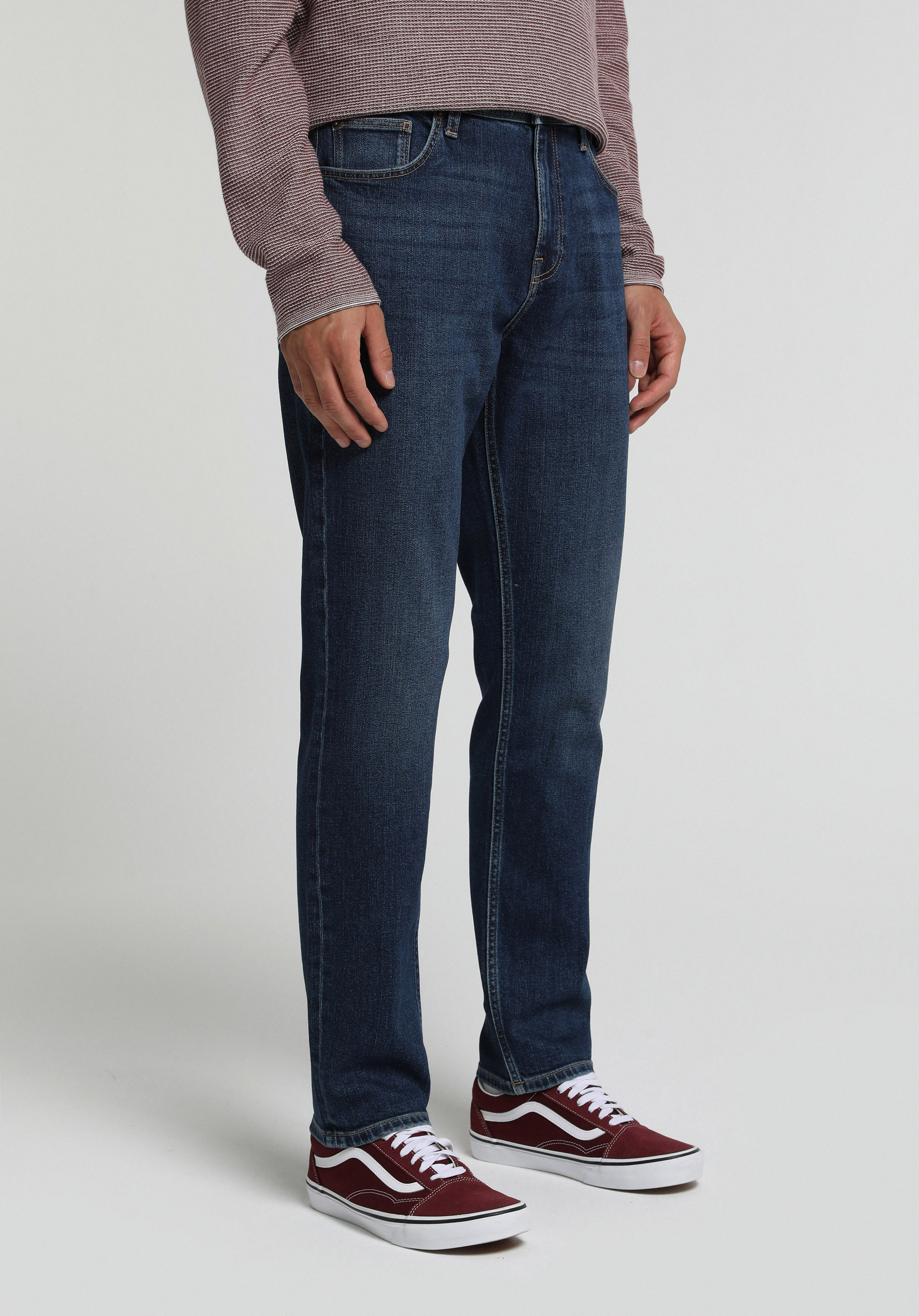 Slim Tapered Fit Orta Bel Daralan Paça Erkek Dark İndigo Denim Jean Pantolon