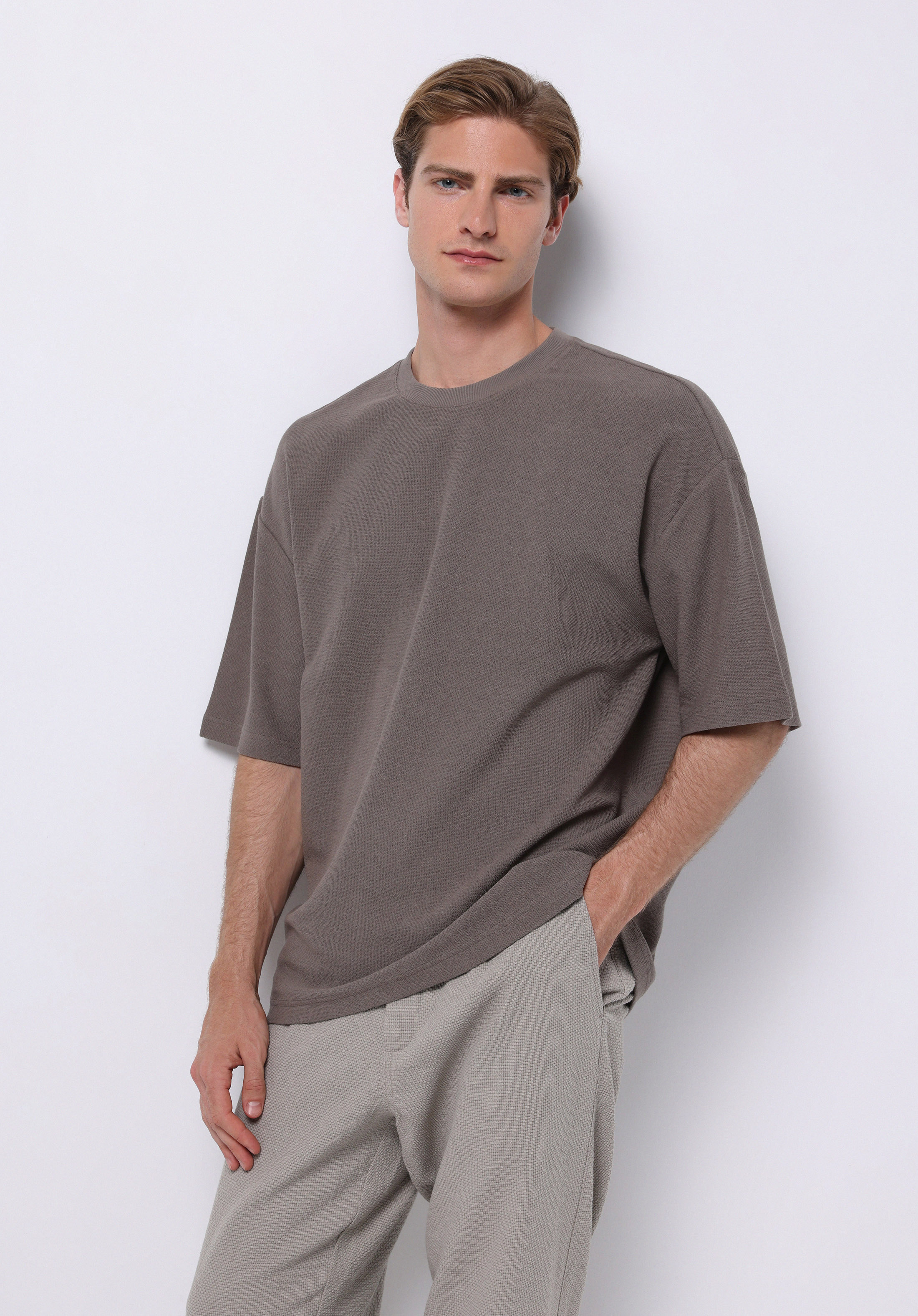 Oversize Fit Yuvarlak Yaka Düz Erkek Kahverengi Kısa Kol Tişört
