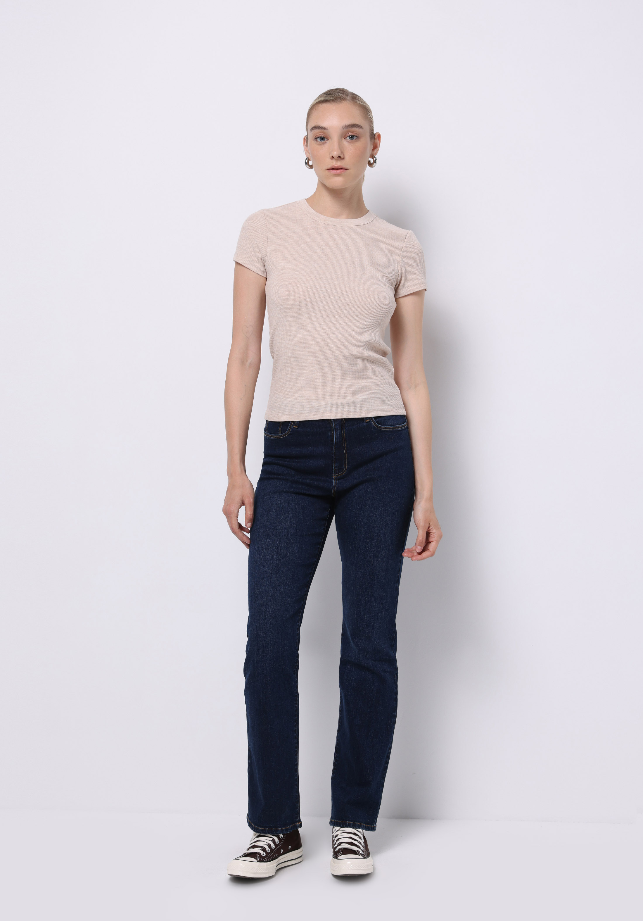 Slim Fit Yuvarlak Yaka Düz Kadın Bej Kısa Kol Tişört