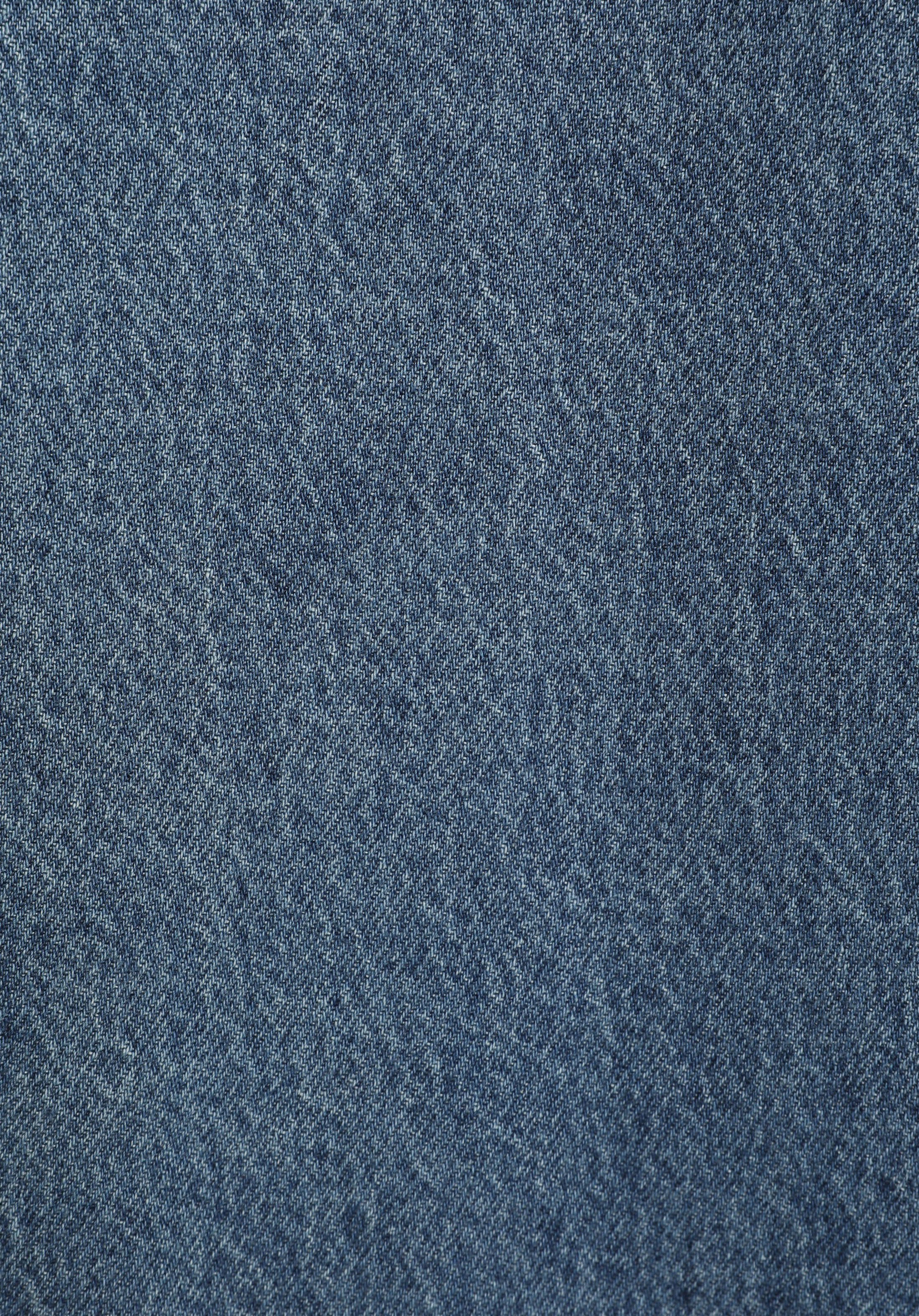 Oversize Fit Klasik Yaka Düz Kadın Light İndigo Denim Uzun Kol Gömlek