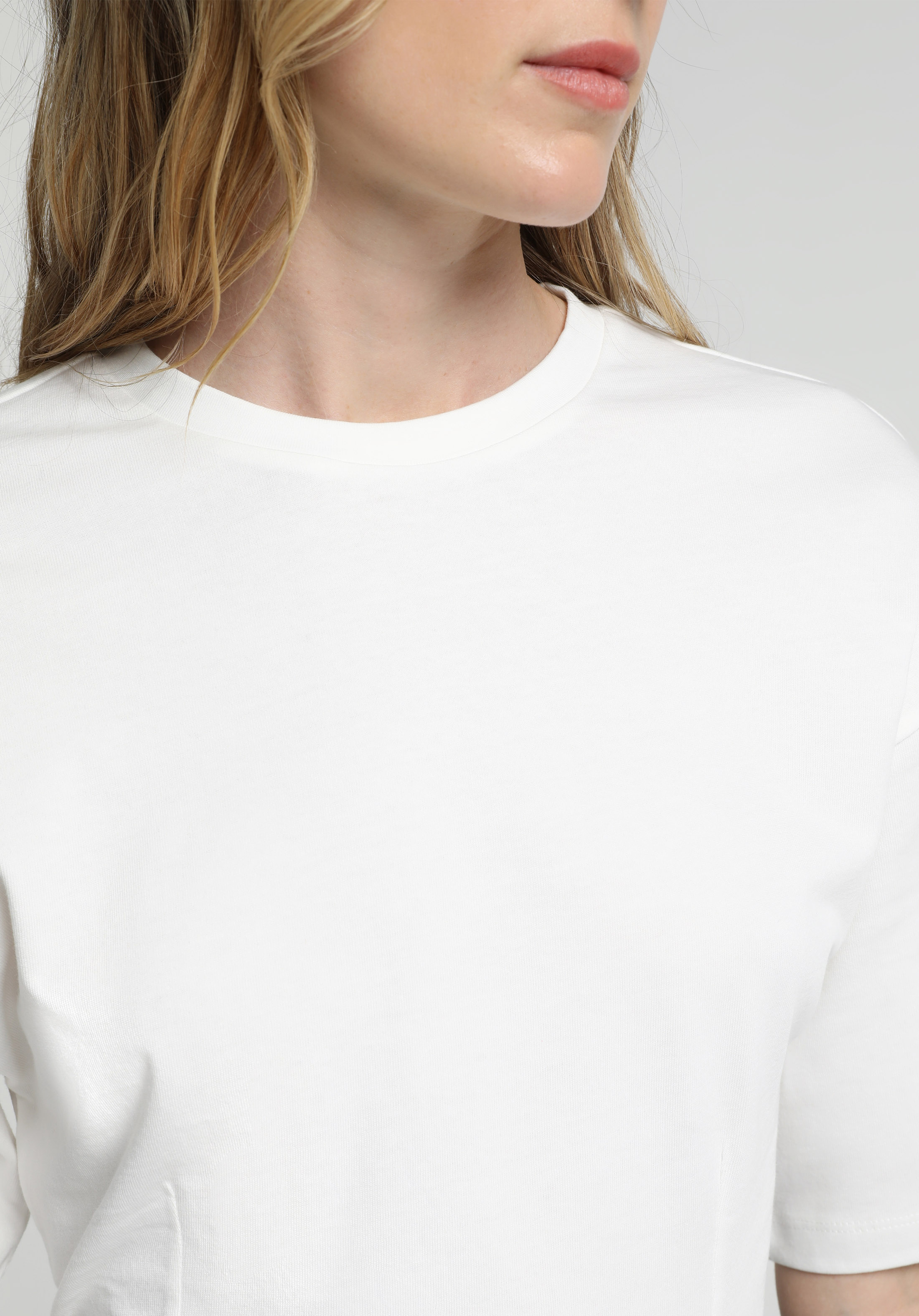 Slim Fit Yuvarlak Yaka Düz Kadın Beyaz Kısa Kol Tişört