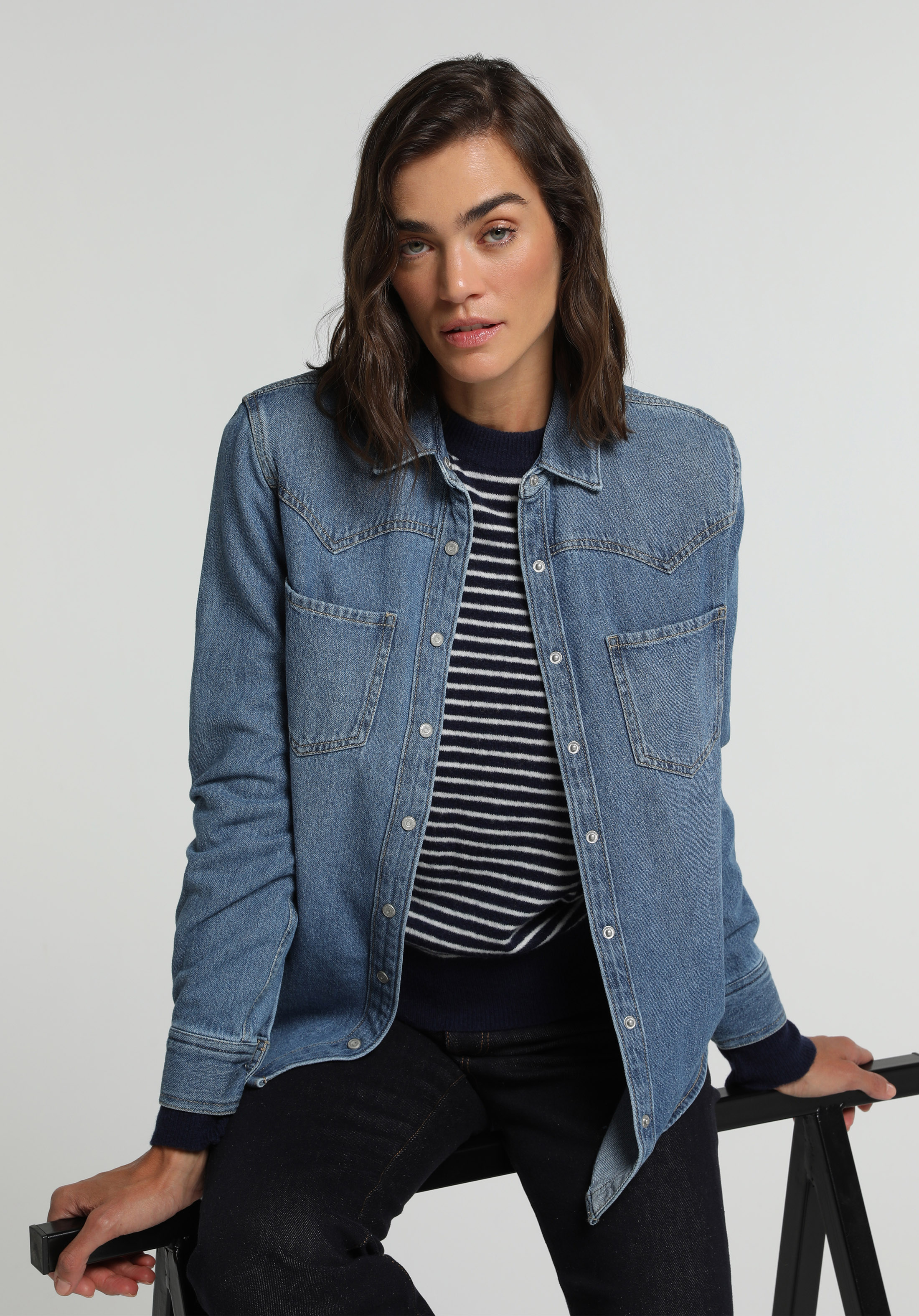 Regular Fit Klasik Yaka Düz Kadın Mid İndigo Denim Uzun Kol Gömlek