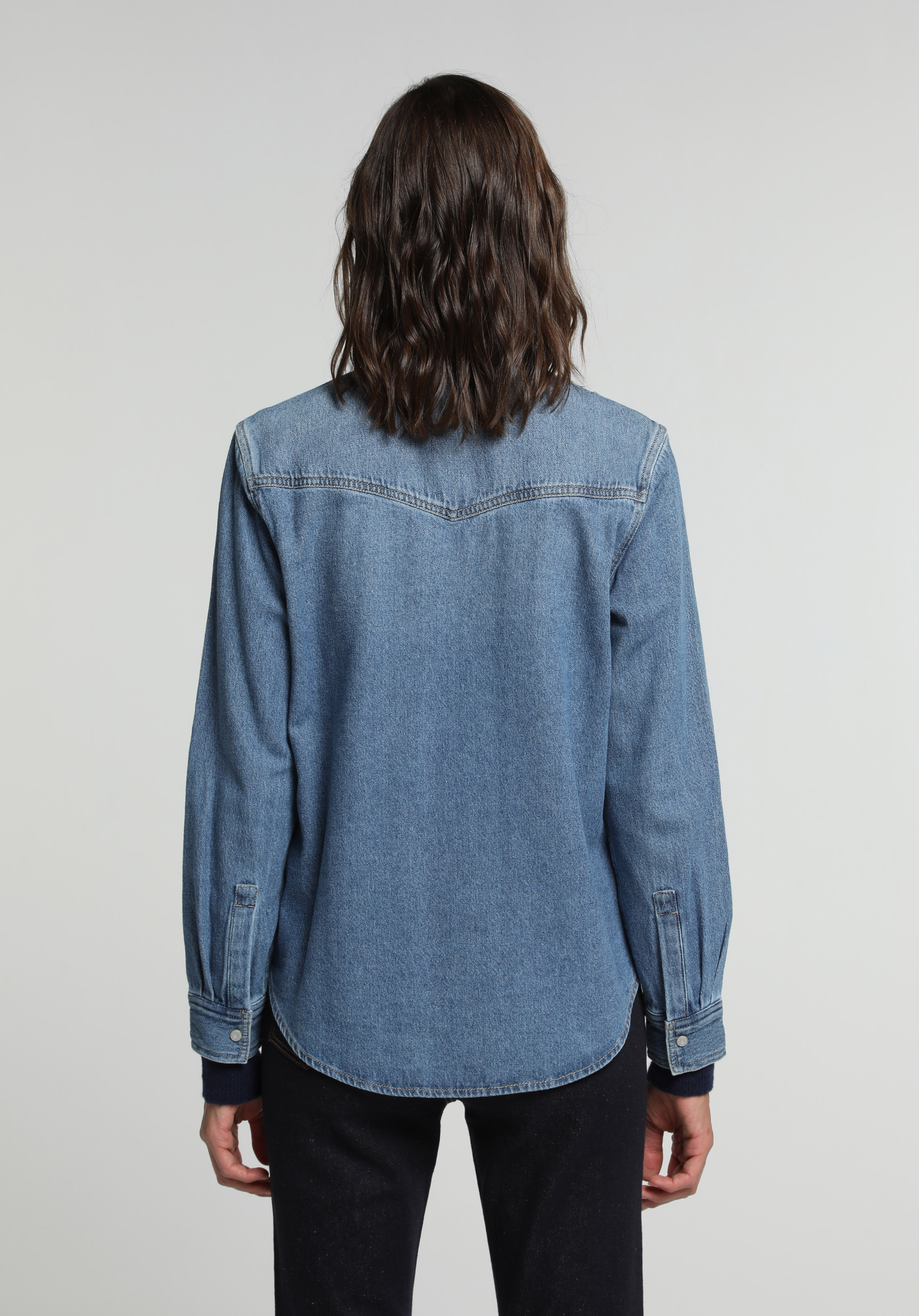 Regular Fit Klasik Yaka Düz Kadın Mid İndigo Denim Uzun Kol Gömlek