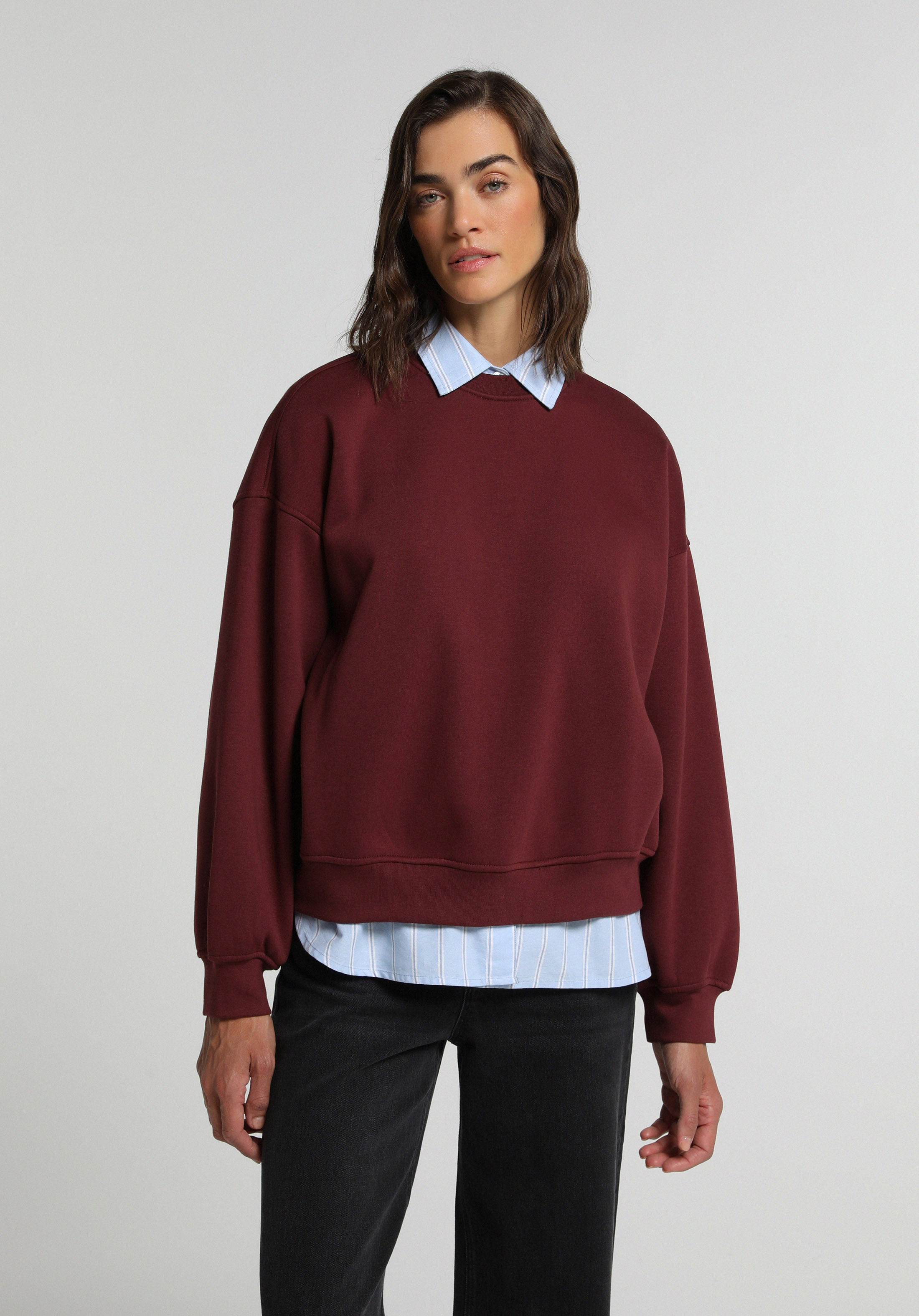 Oversize Fit Yuvarlak Yaka Nakışlı Kadın Bordo Sweatshirt