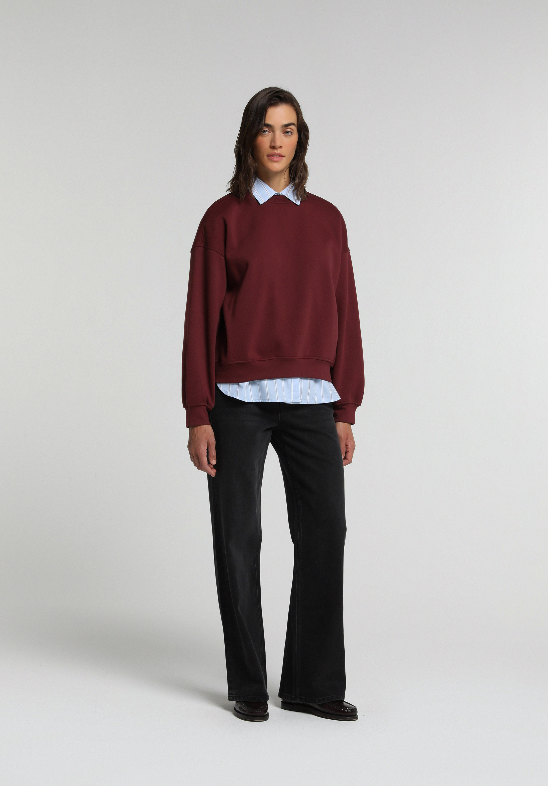 Oversize Fit Yuvarlak Yaka Nakışlı Kadın Bordo Sweatshirt