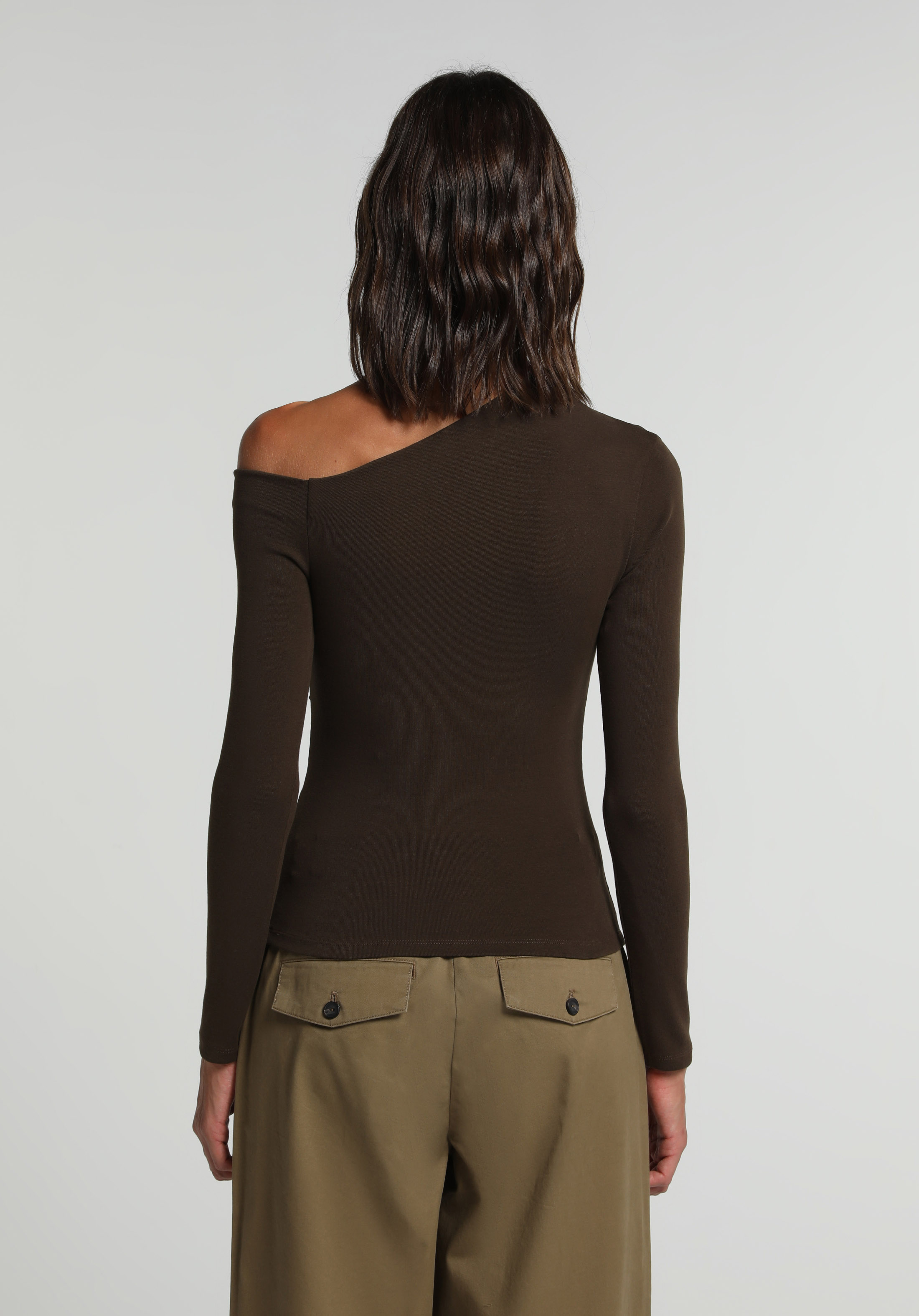 Slim Fit Asimetrik Yaka Düz Kadın Kahverengi Uzun Kol Tişört