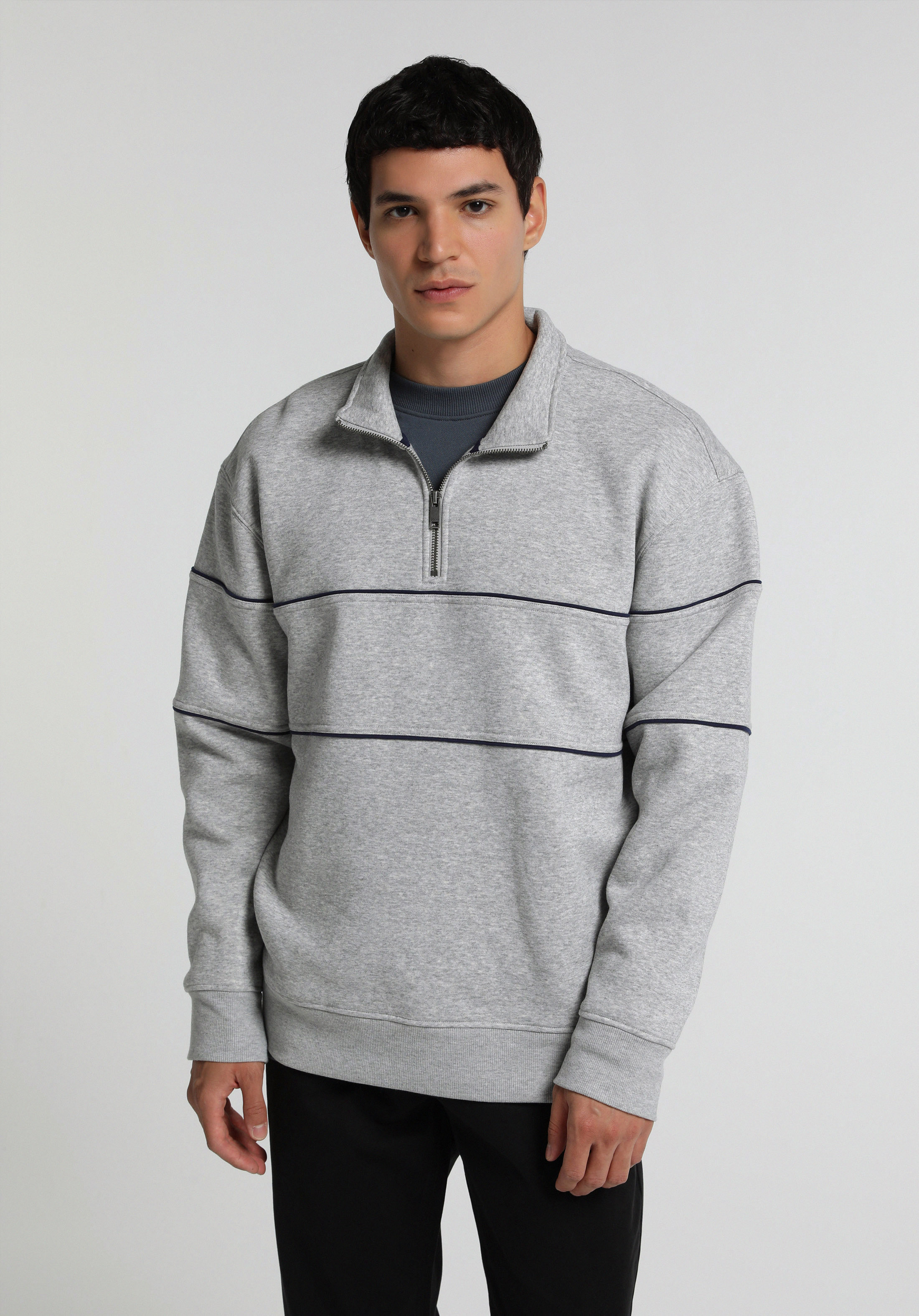 Relaxed Fit Dik Yaka Düz Erkek Gri Sweatshirt