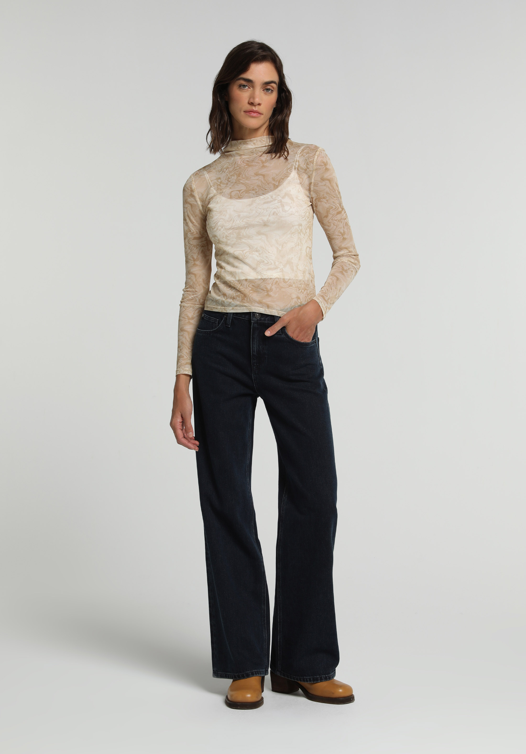 Slim Fit Dik Yaka Metraj Baskılı Kadın Sari Uzun Kol Tişört
