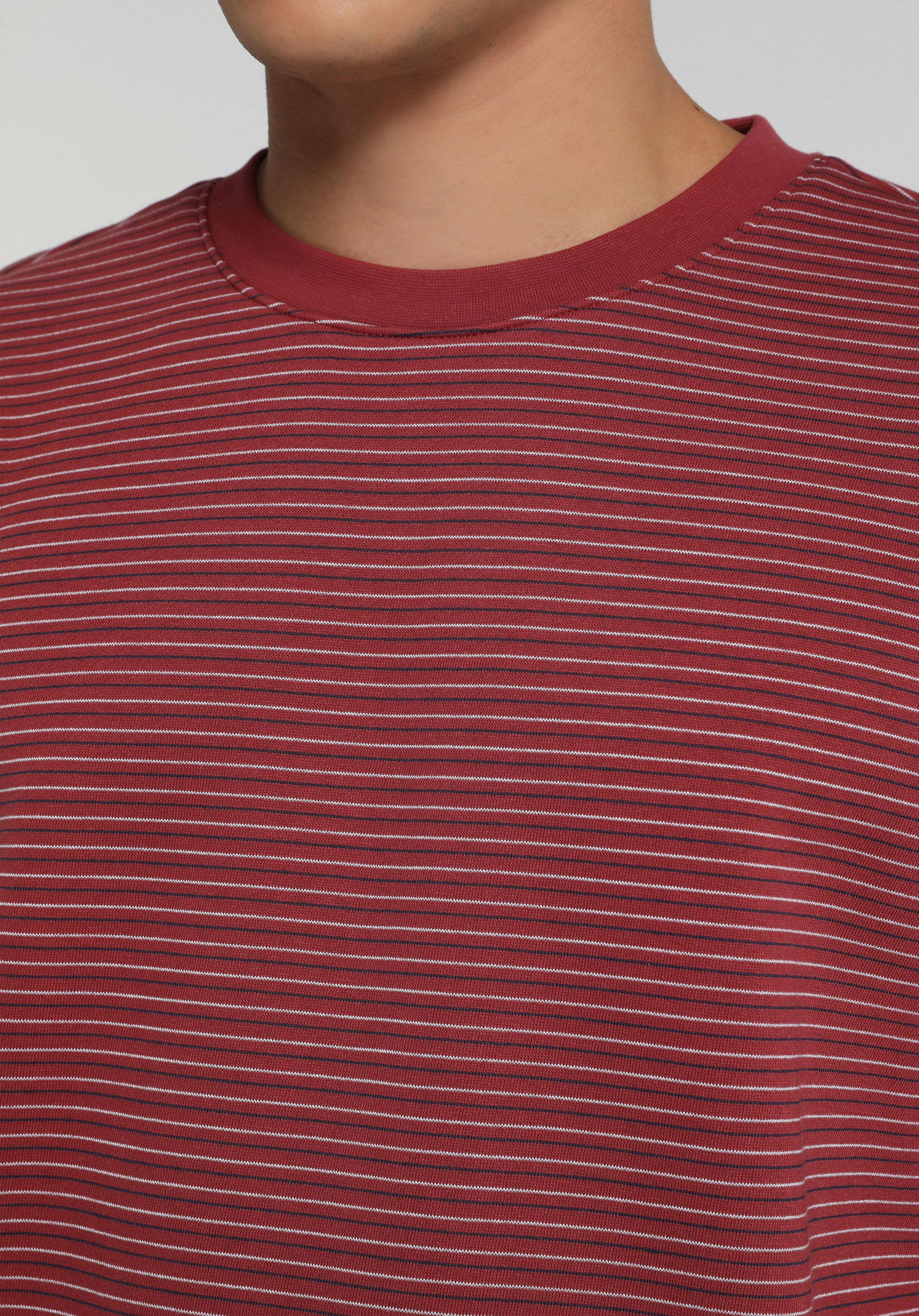 Relaxed Fit Yuvarlak Yaka Çizgili Erkek Kirmizi Sweatshirt