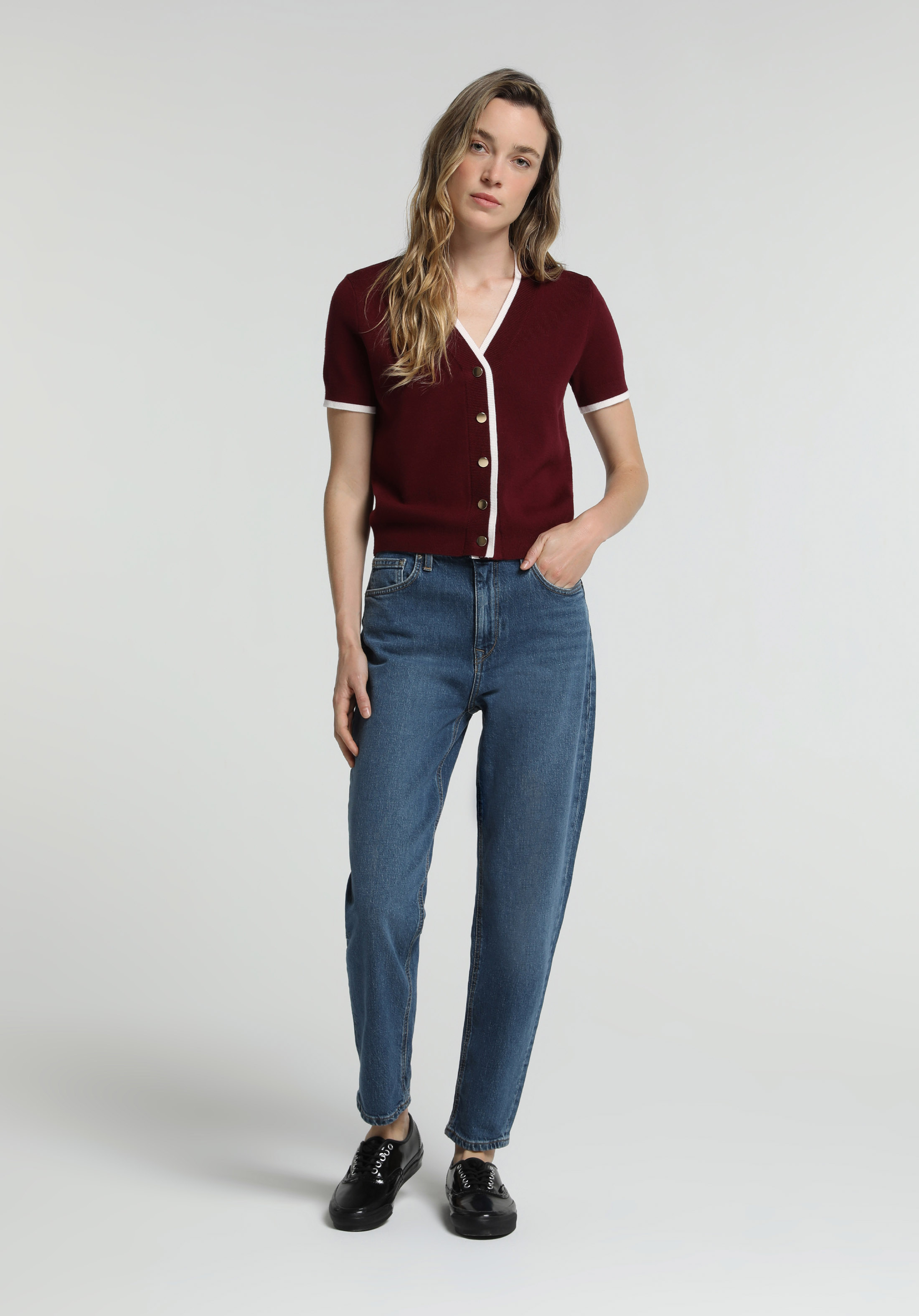 Slim Fit Düğmeli Yaka Düz Kadın Bordo Kısa Kol Kazak