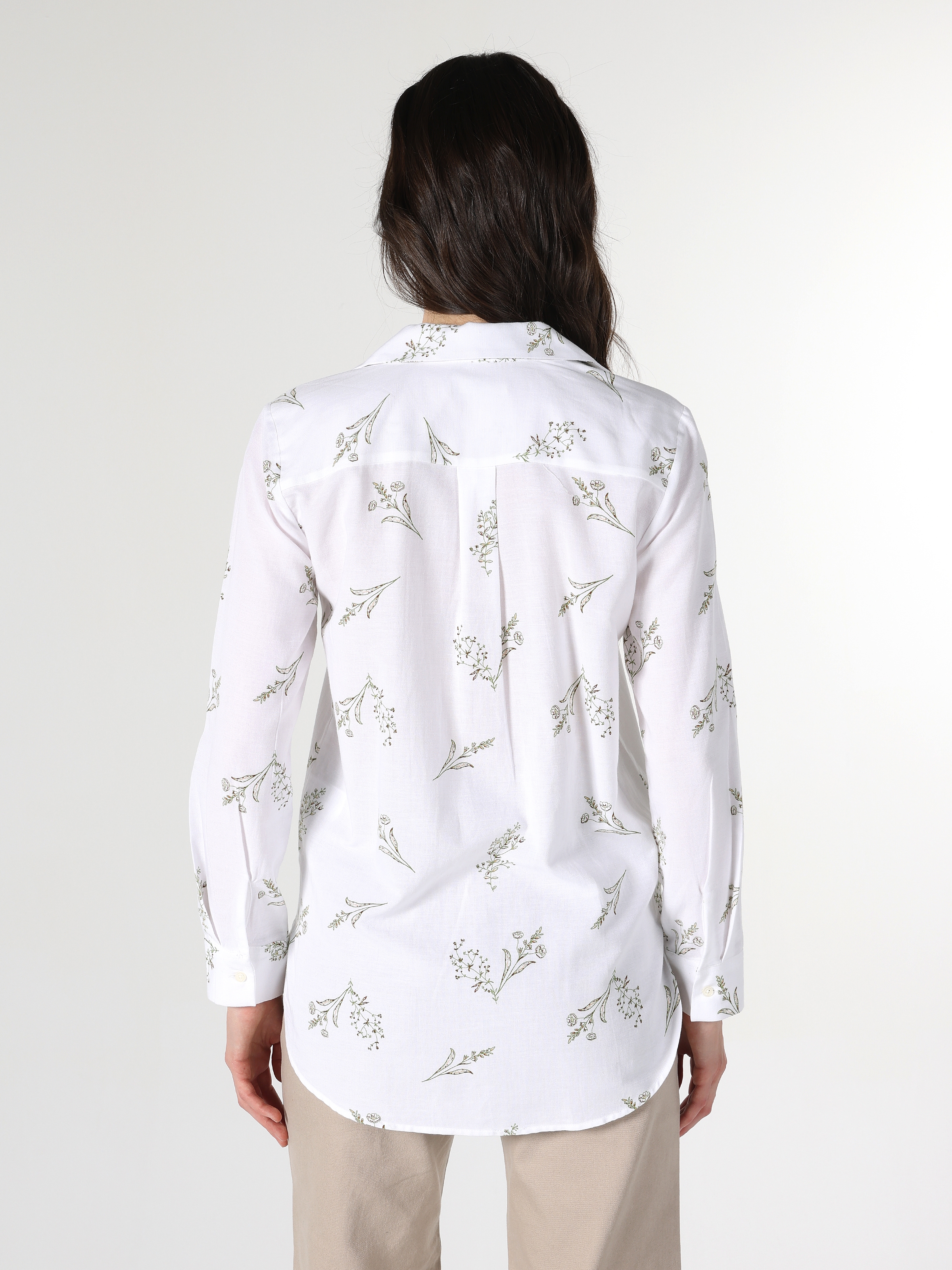 Regular Fit Çiçek Baskılı Beyaz Kadın Uzun Kol Gömlek Cl1060153