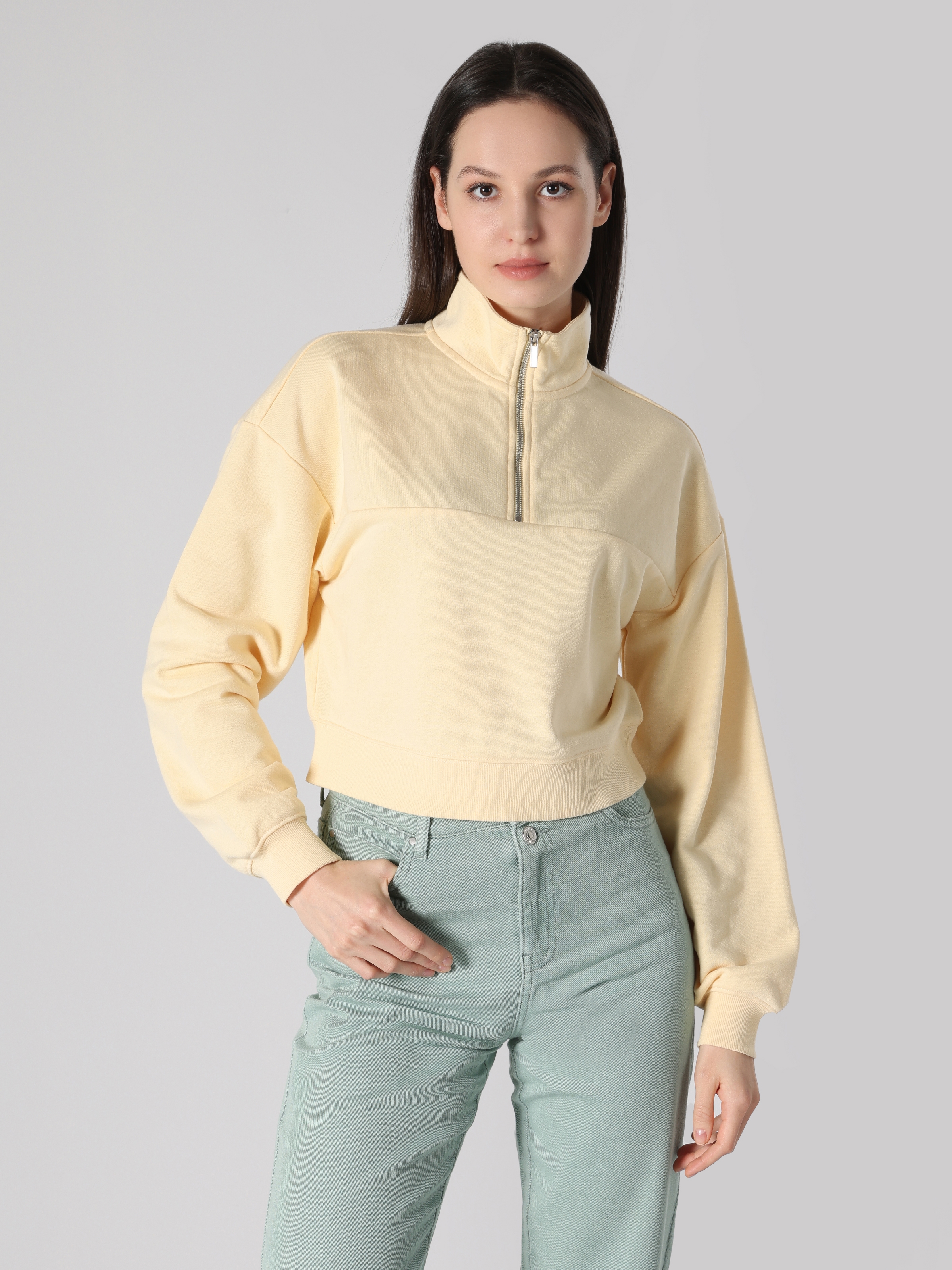 Colins Fermuarlı Dik Yaka Sarı Kadın Sweatshirt. 5