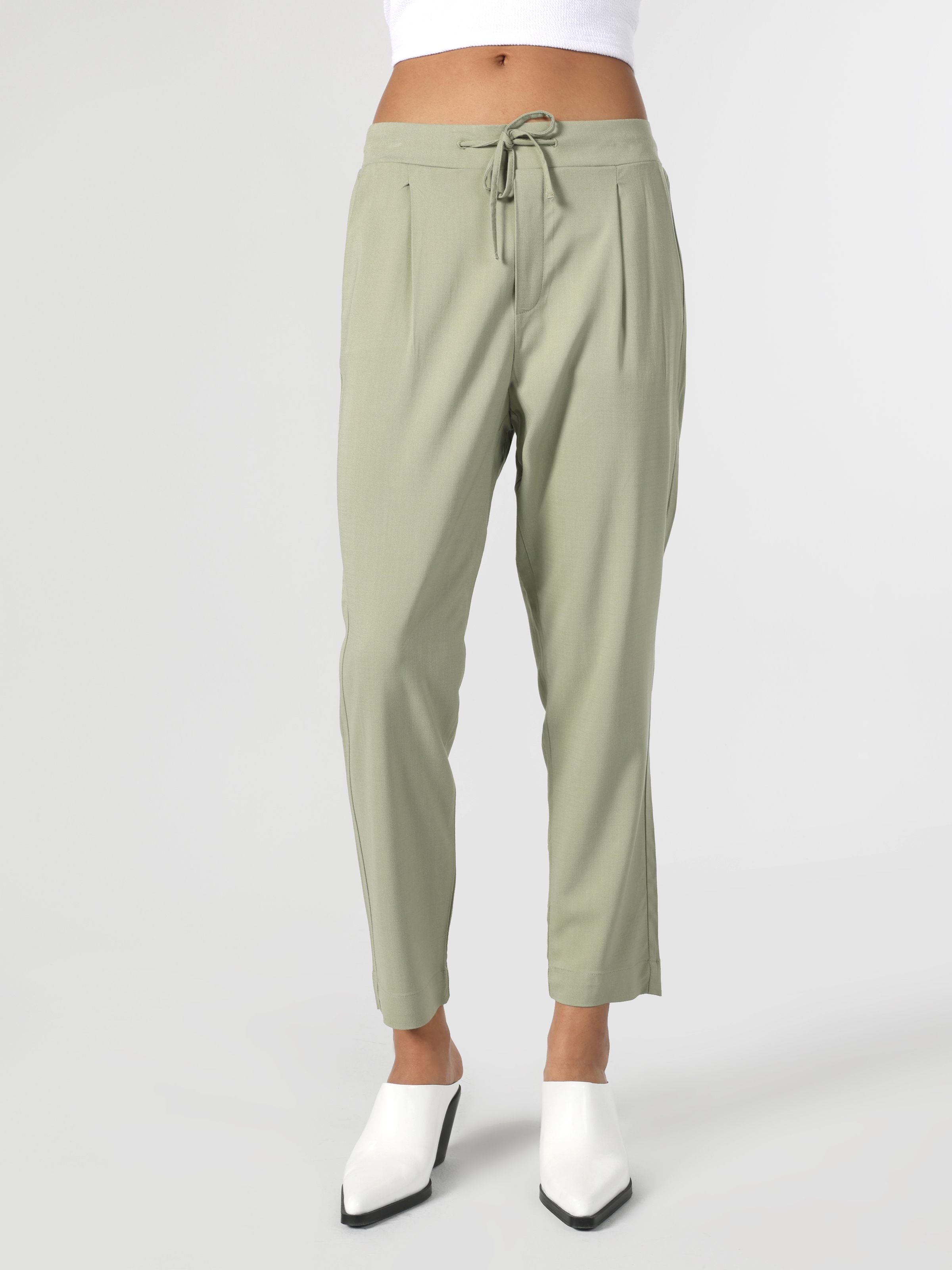 Regular Fit Düşük Bel Düz Paça Yeşil Kadın Pantolon Cl1053353