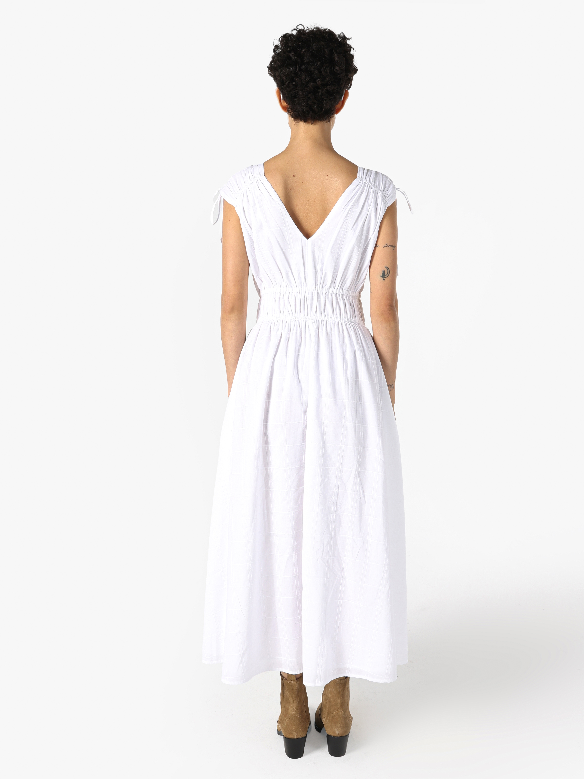 Regular Fit V Yaka Belden Lastikli Beyaz Kadın Elbise