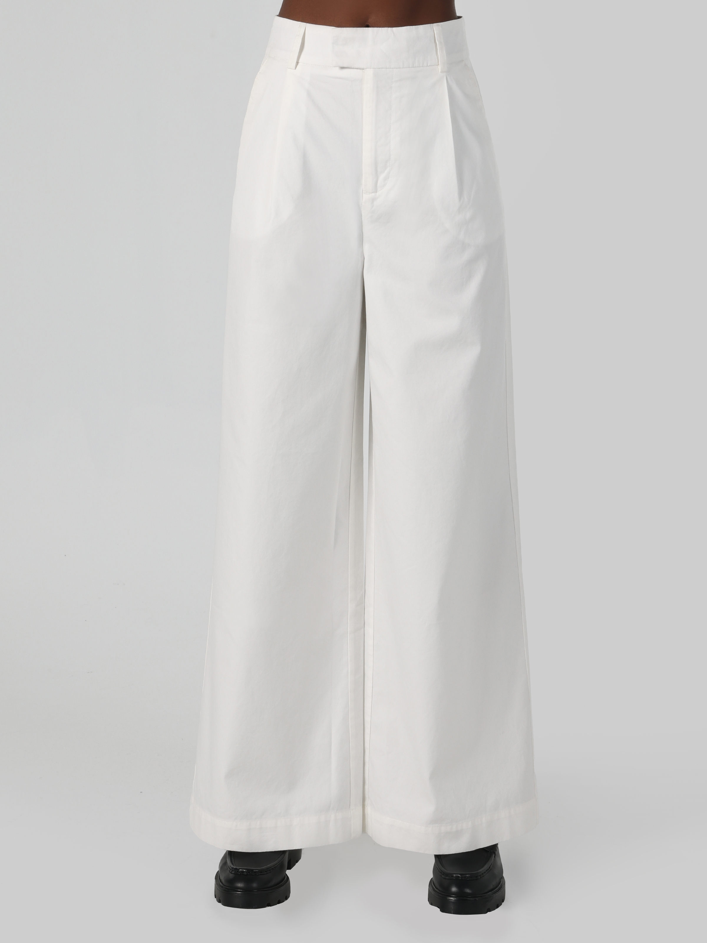 Colins Beyaz Kadın Pantolon. 4