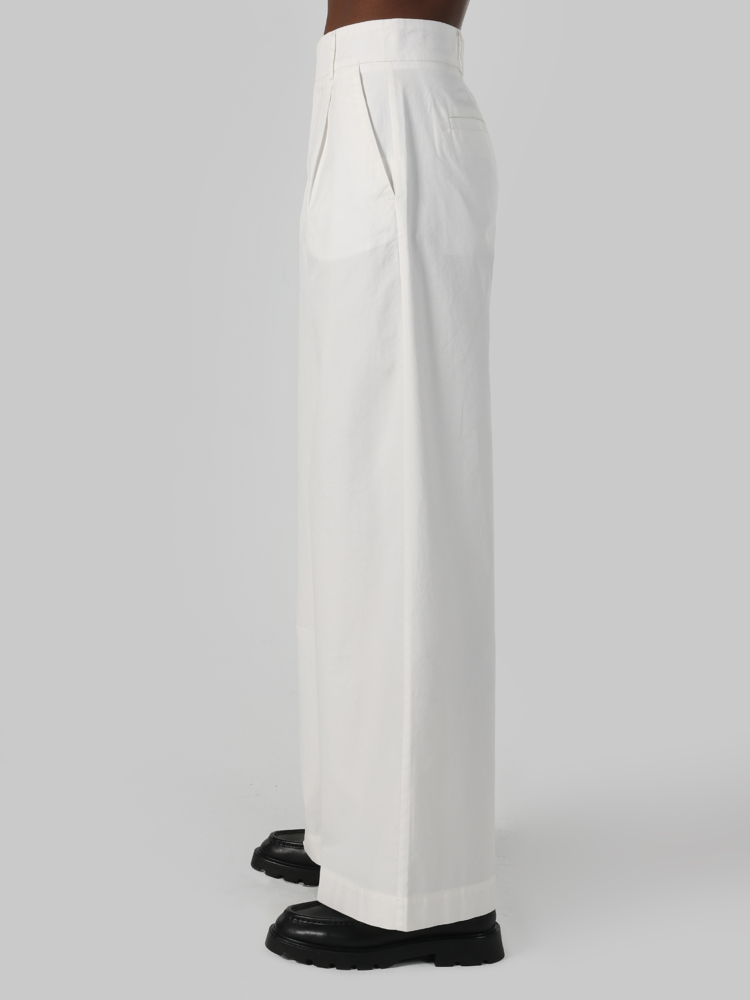 Colins Beyaz Kadın Pantolon. 5