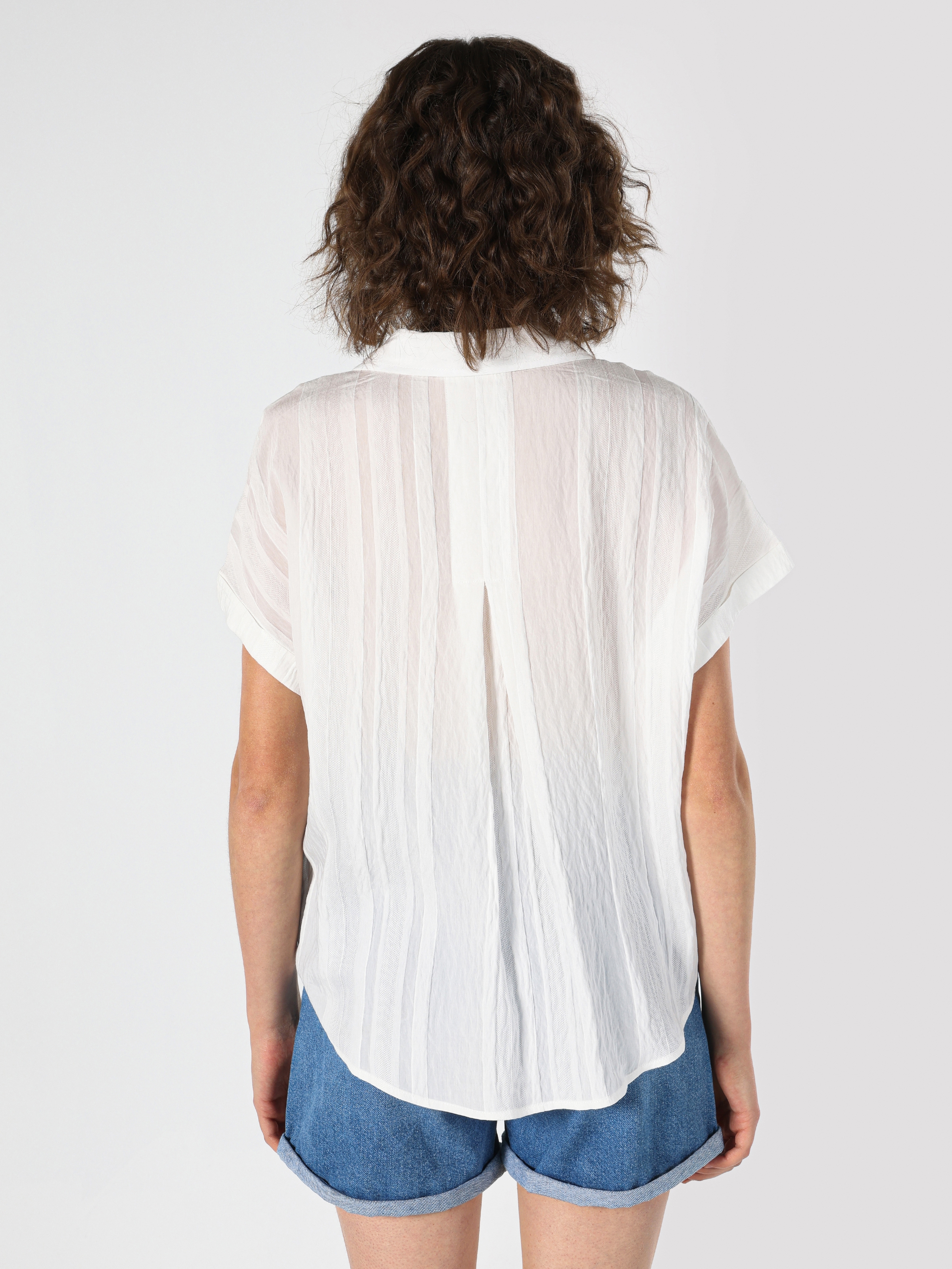 Normal Kesim Shirt Yaka Cepli Beyaz Kadın Kısa Kol Gömlek Cl1063869