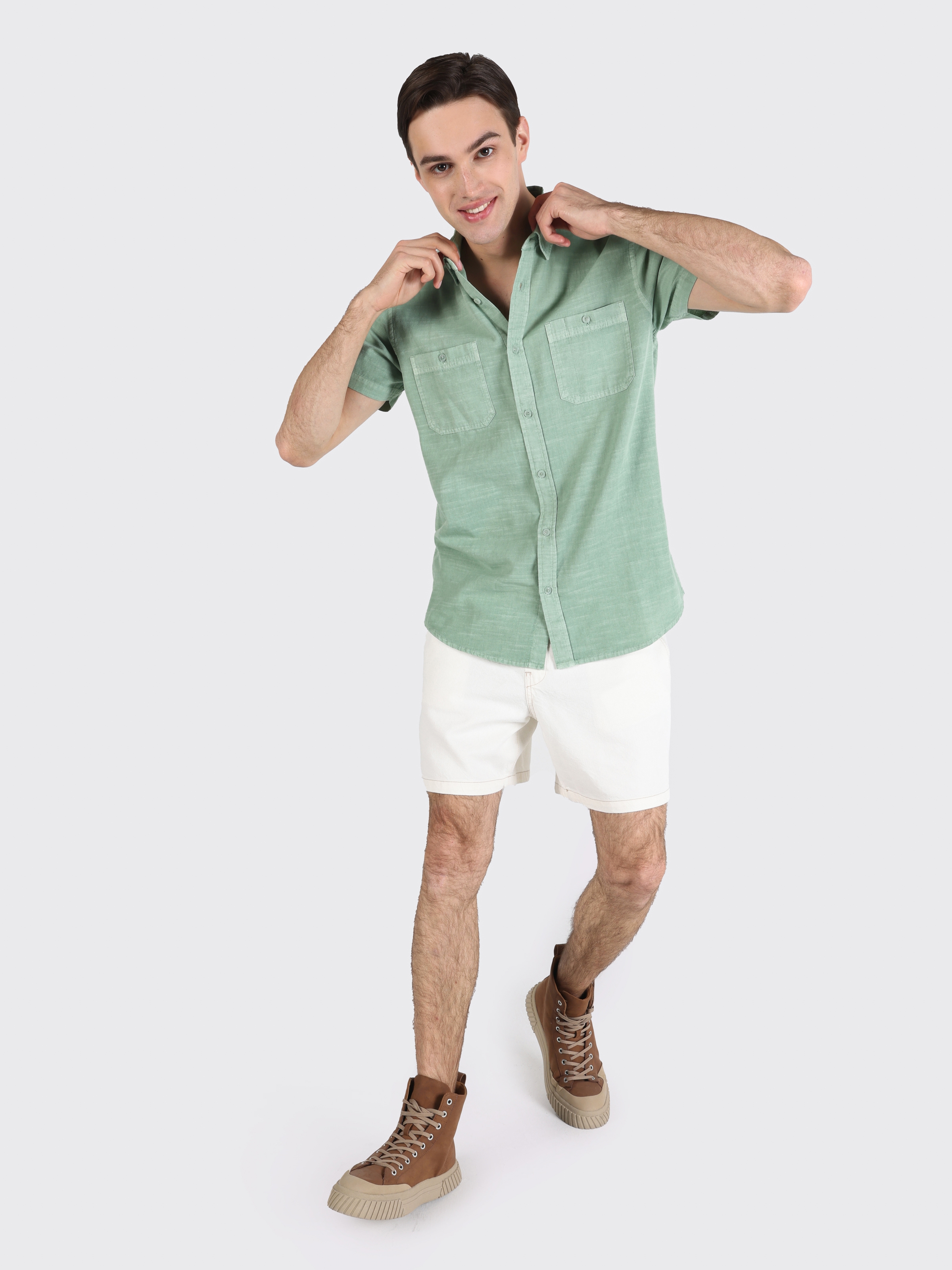 Regular Fit Basic Yeşil Erkek Kısa Kol Gömlek Cl1063641