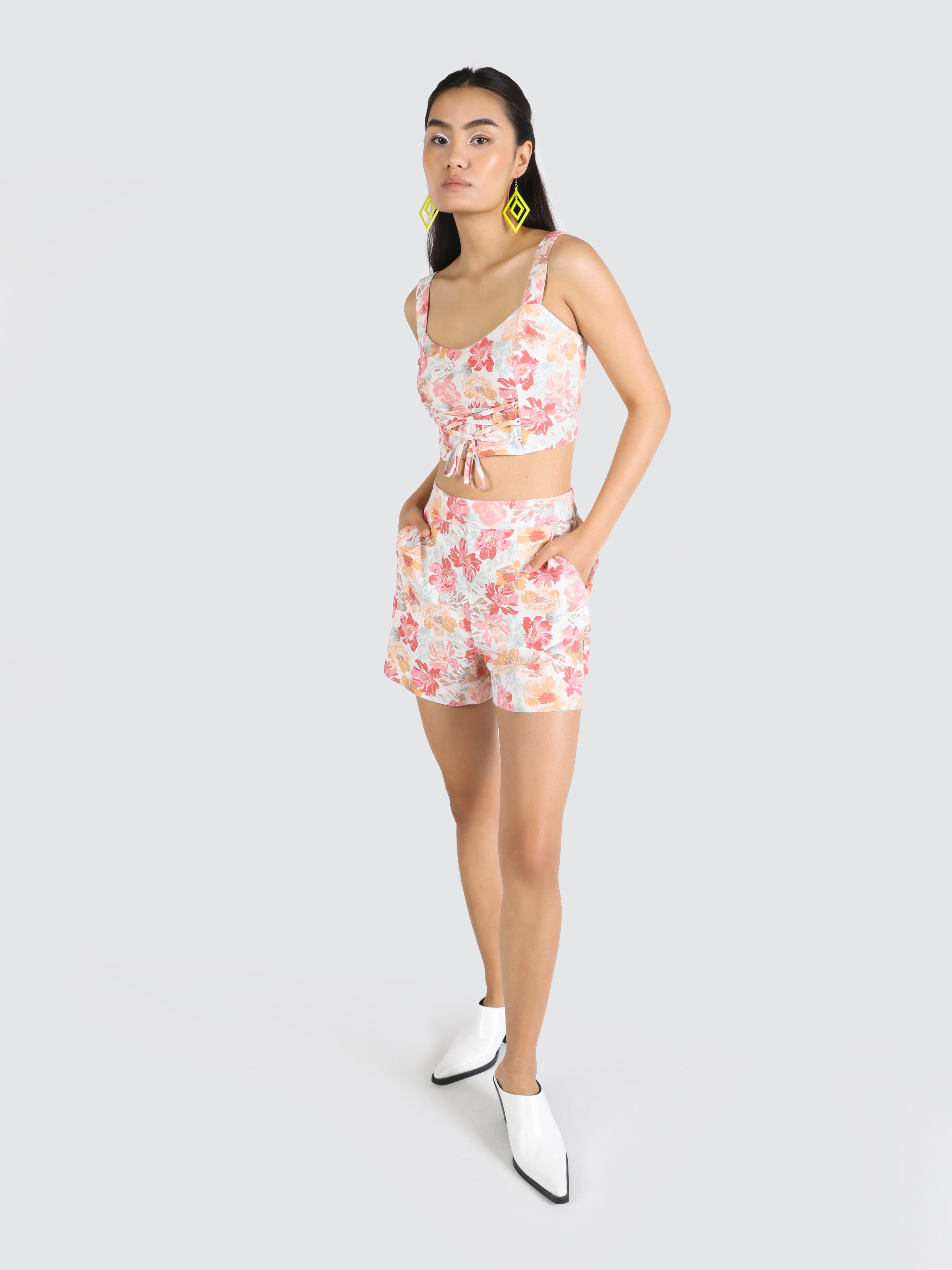 Slim Fit Çiçek Baskılı Crop Çok Renkli Kadın Kısa Kol Gömlek Cl1063914