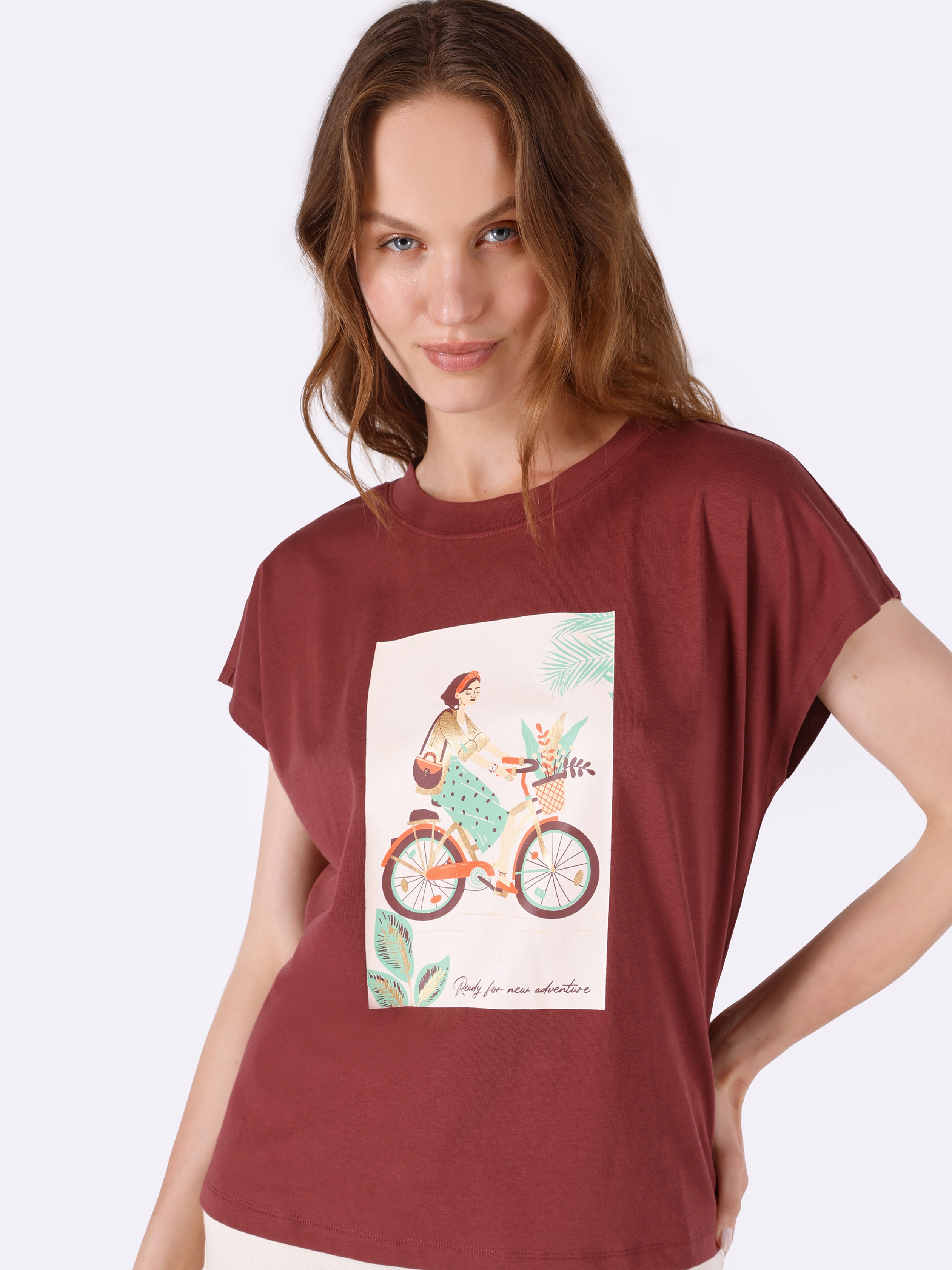 Regular Fit Bisiklet Yaka Baskılı Kahverengi Kadın Kısa Kol Tişört Cl1063820
