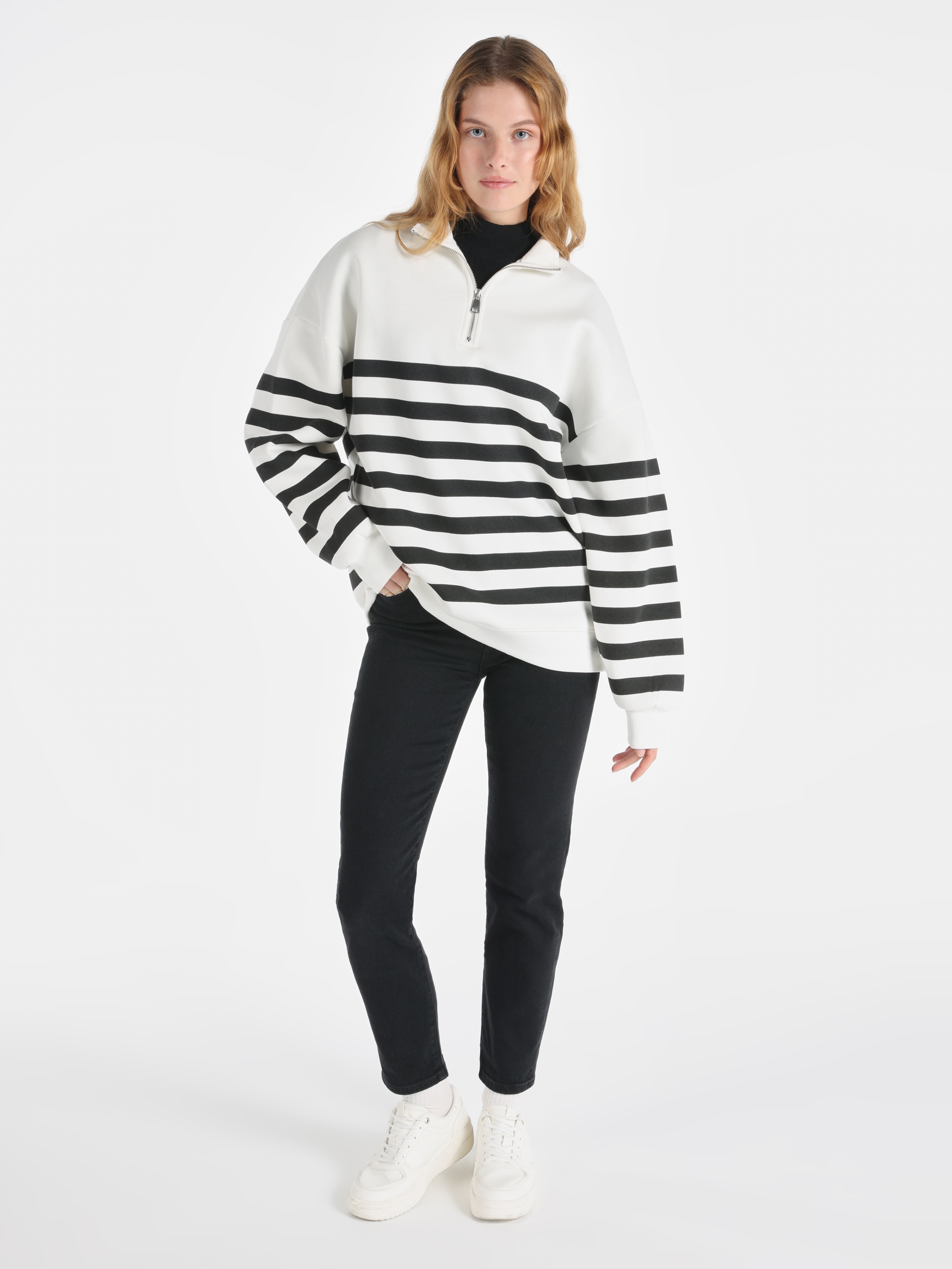 Normal Kesim Fermuarlı Yaka Çizgili Beyaz Kadın Sweatshirt Cl1065922