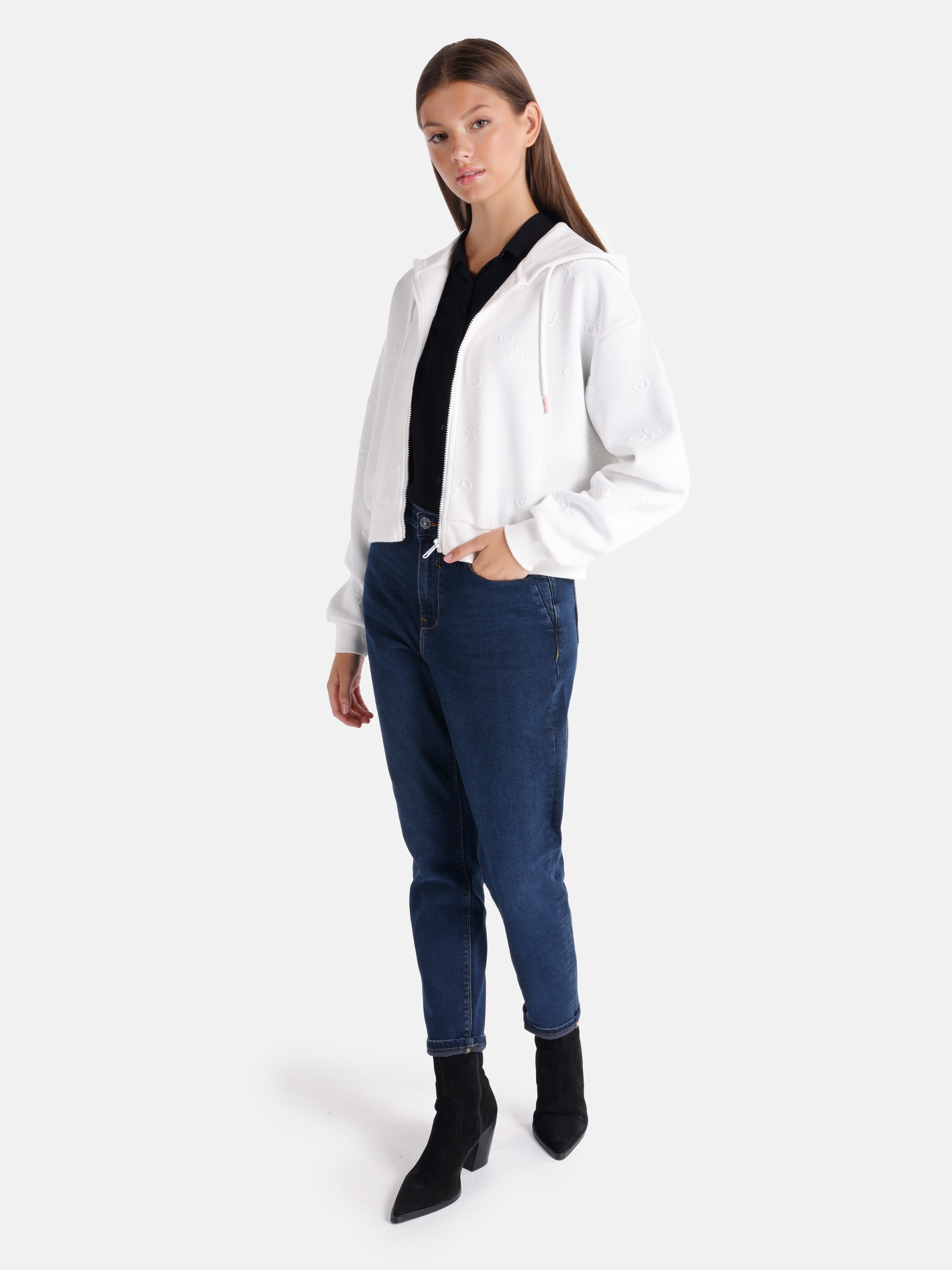 Regular Fit Fermuarlı Kapüşonlu Beyaz Kadın Sweatshirt Cl1065080
