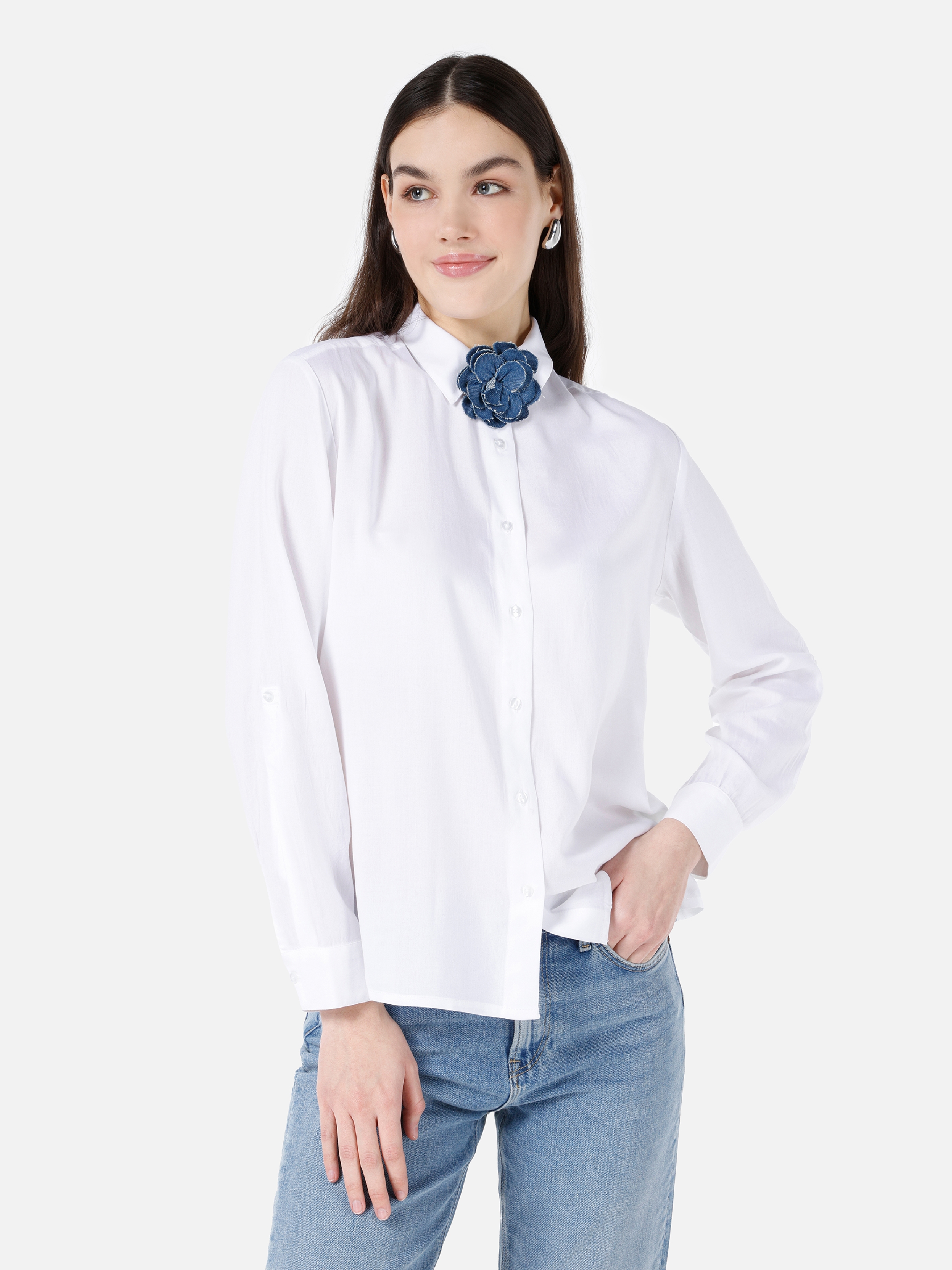 Normal Kesim Shirt Yaka Arkadan Düğmeli Beyaz Kadın Uzun Kol Gömlek Cl1066570