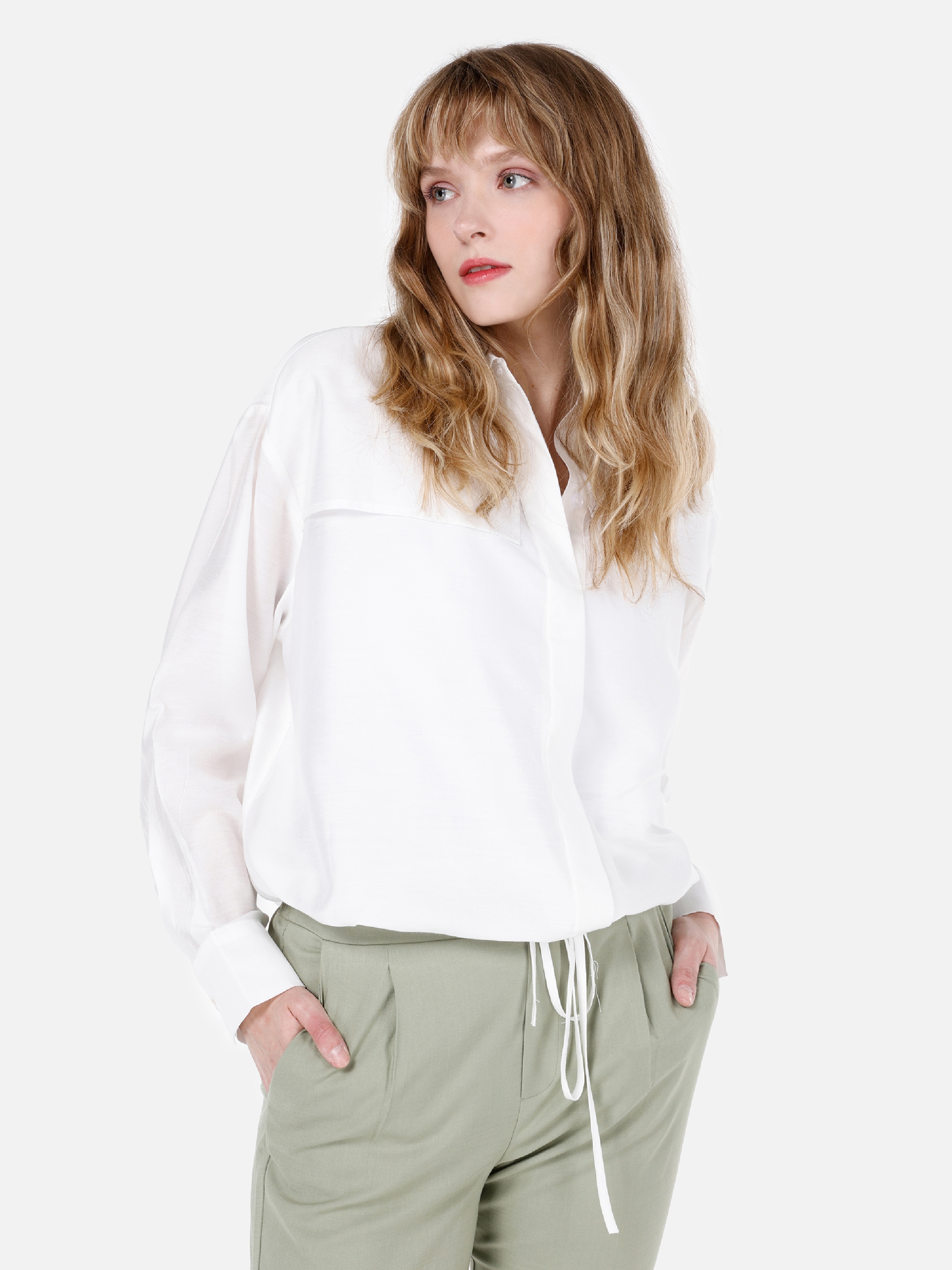 Normal Kesim Shirt Yaka Beyaz Kadın Uzun Kol Gömlek Cl1067660